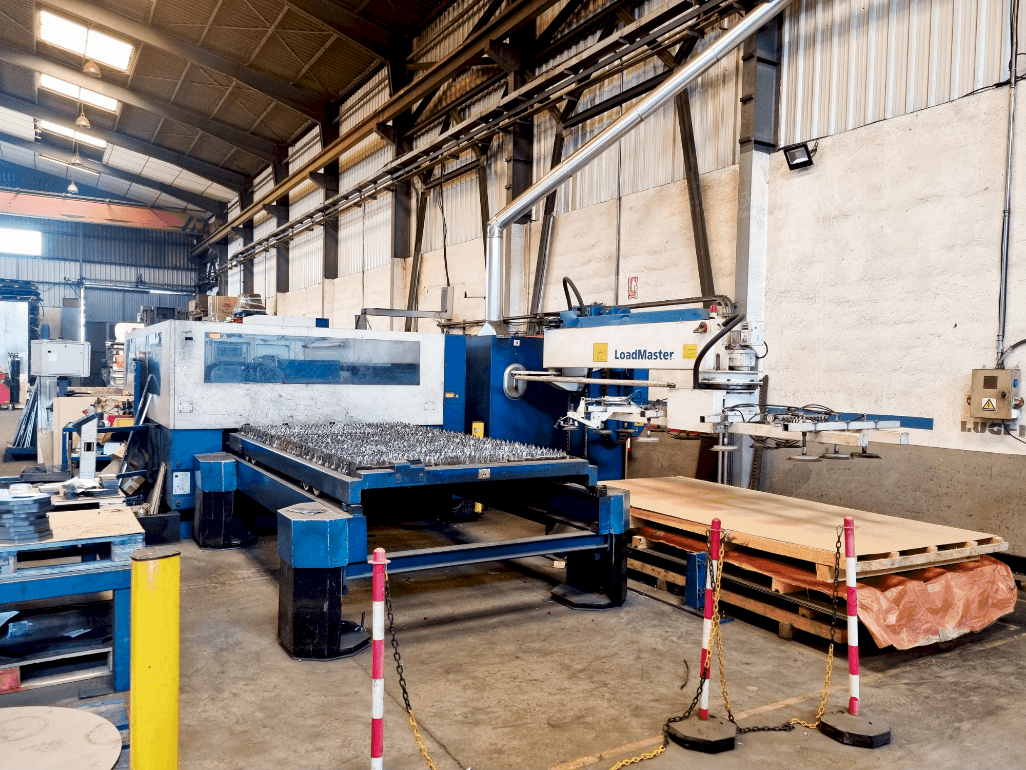 Vista Frontal da TRUMPF Trumatic 3050 máquina