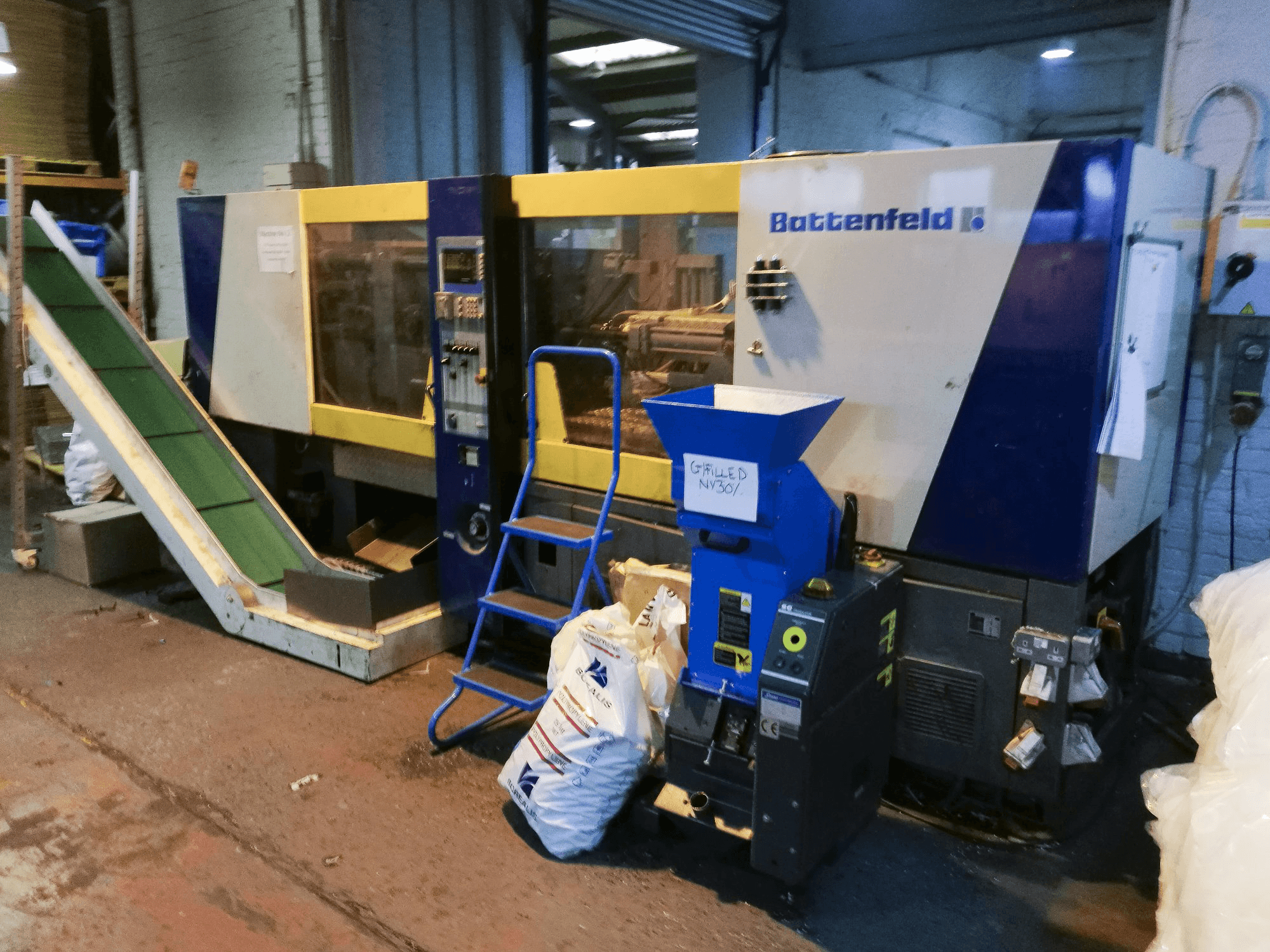 Vista Esquerda da Battenfeld BK-T 1300/630 máquina