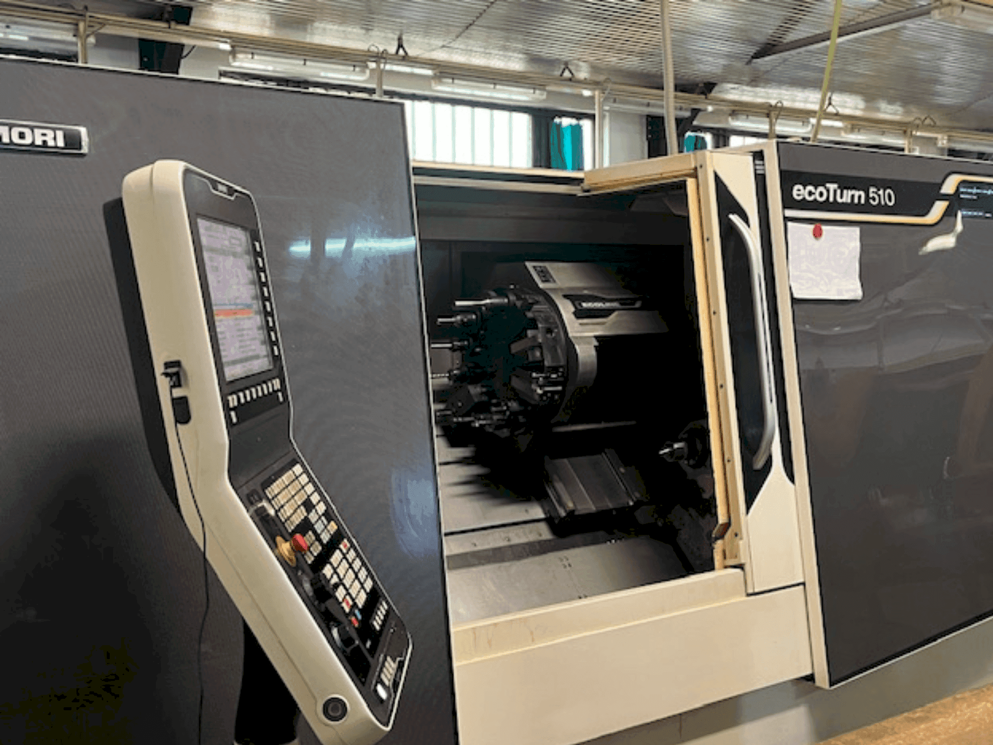 Vista Frontal da Gildemeister EcoTurn 510 máquina