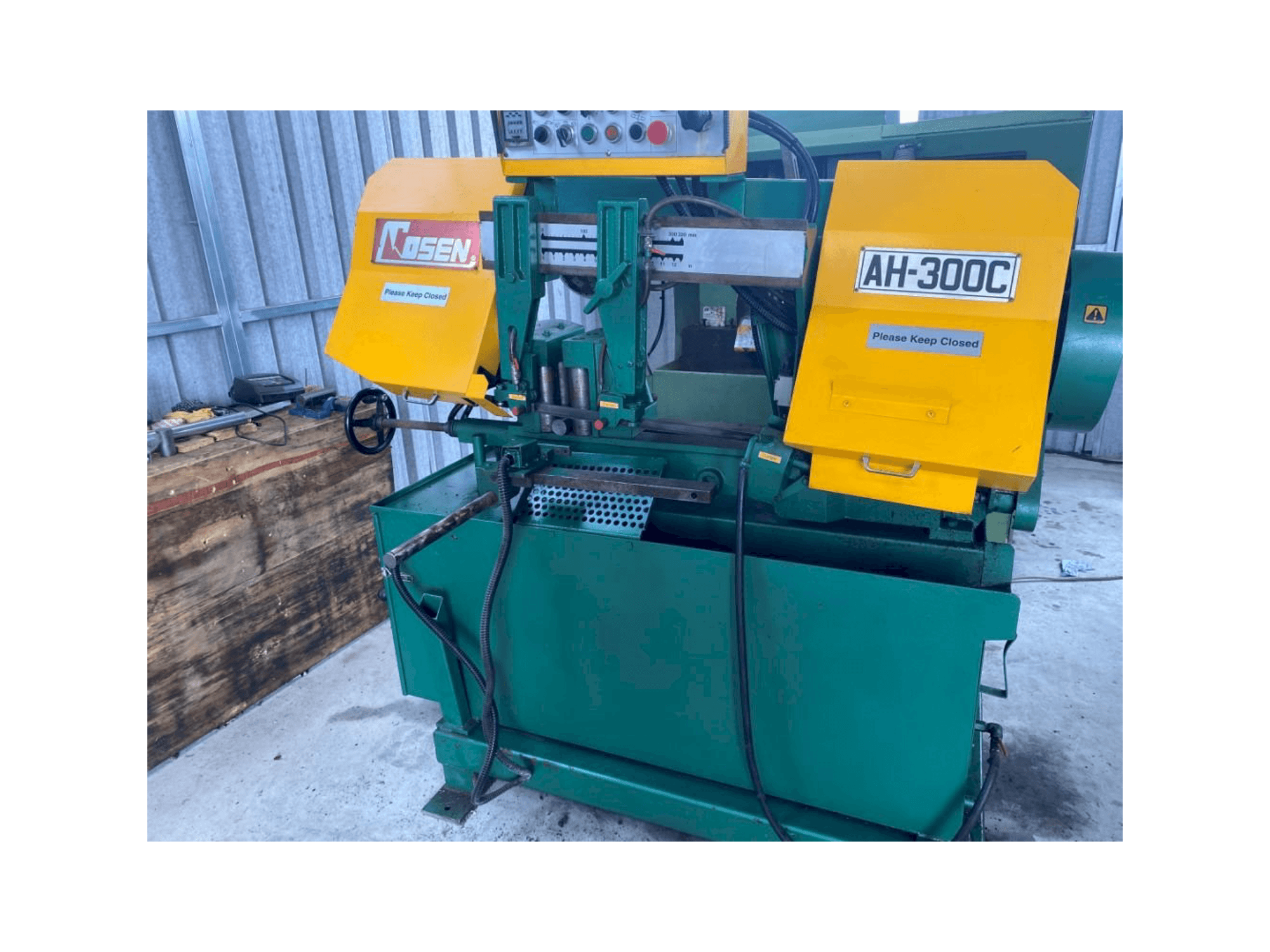 Vista Frontal da Cosen AH300C máquina