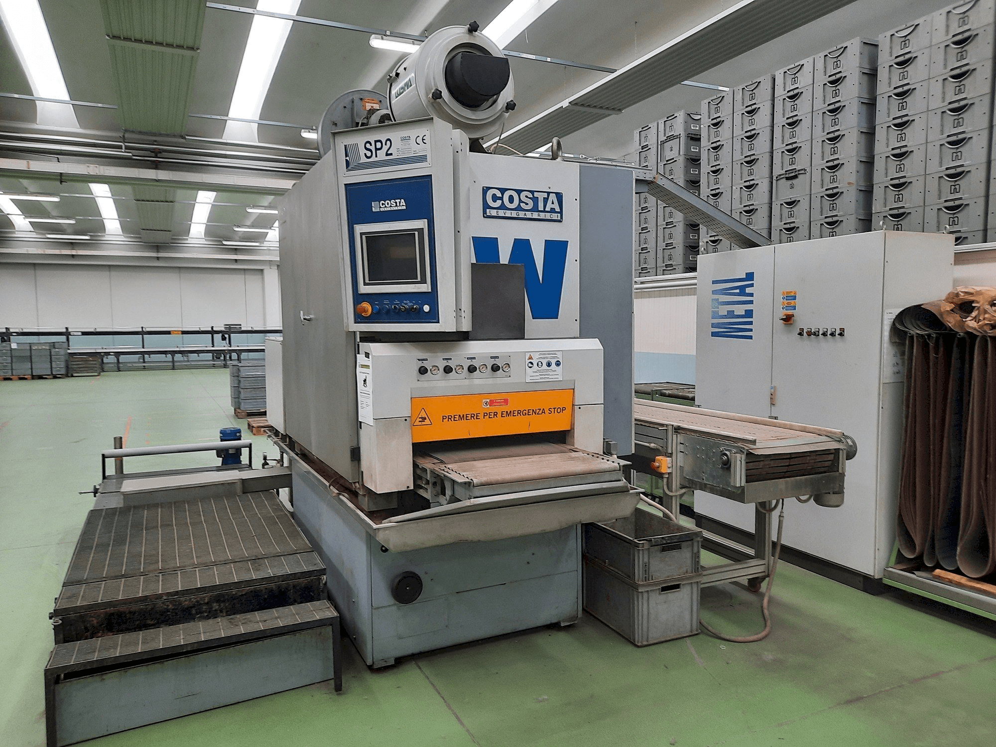 Vista Frontal da Costa CCCC 600 máquina