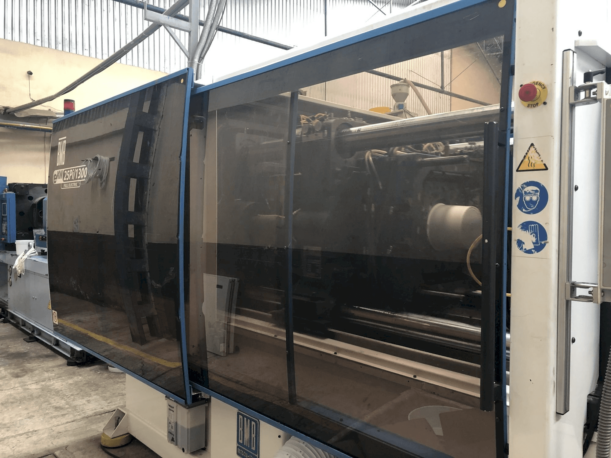 Vista Esquerda da BMB eKW 25 Pi/1300 máquina