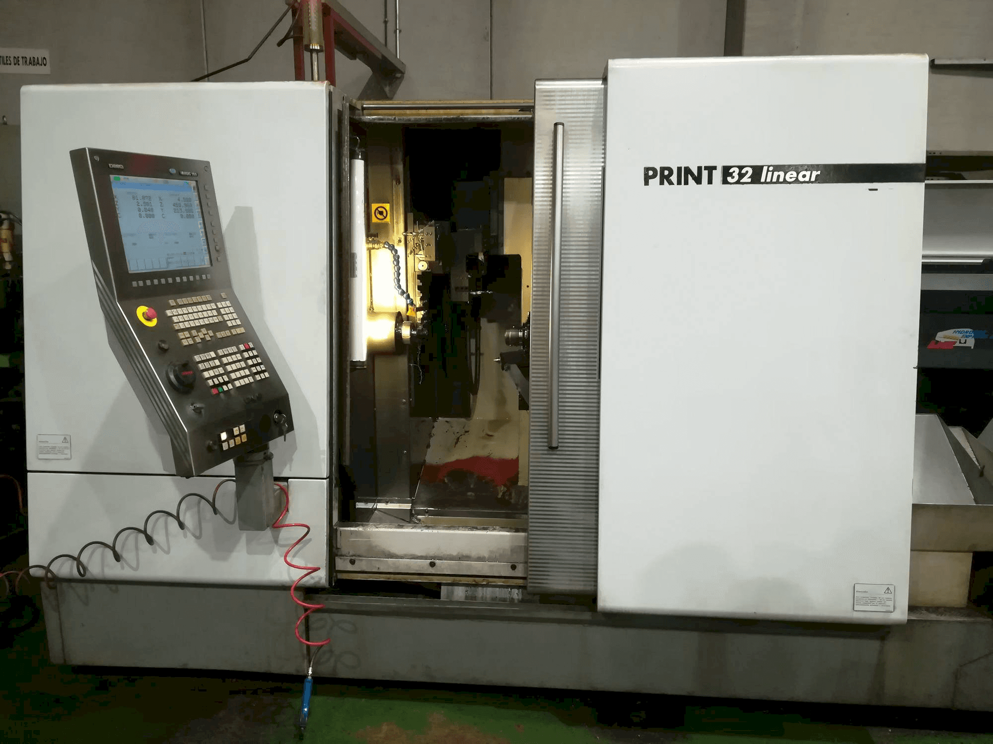 Vista Frontal da Gildemeister Sprint 32 linear máquina