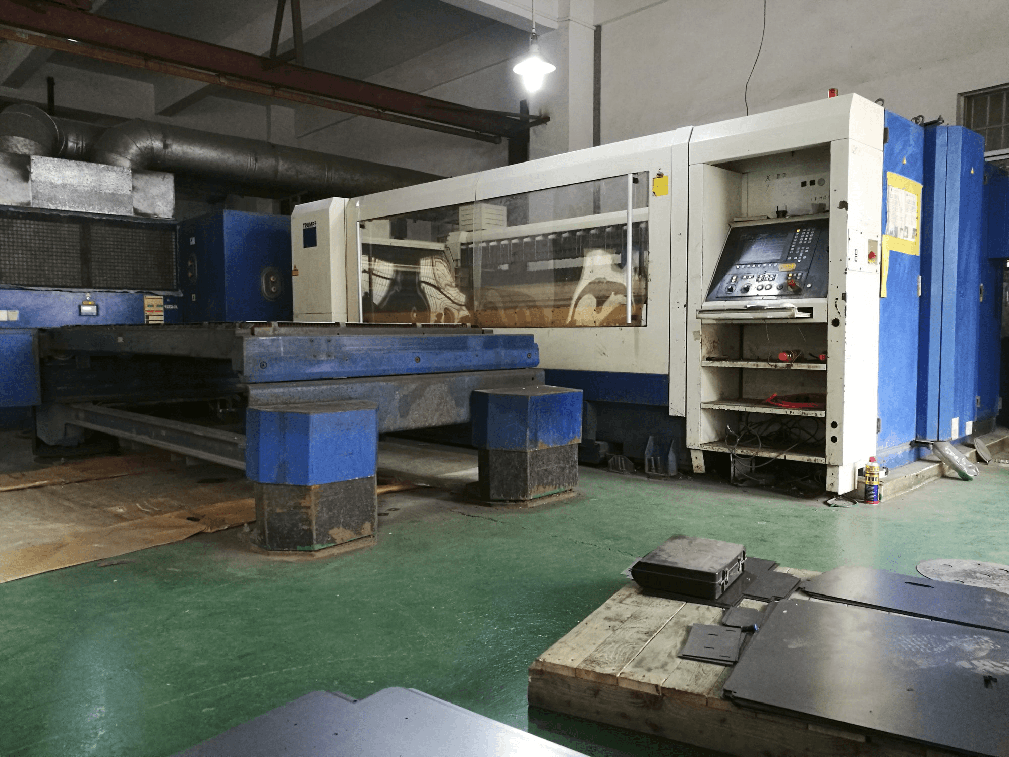 Vista Direita da Trumpf TruLaser 2525 máquina