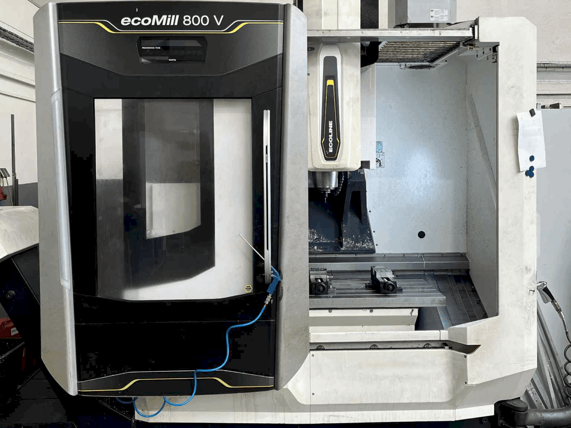 Vista Frontal da DMG ecoMill 800 V máquina