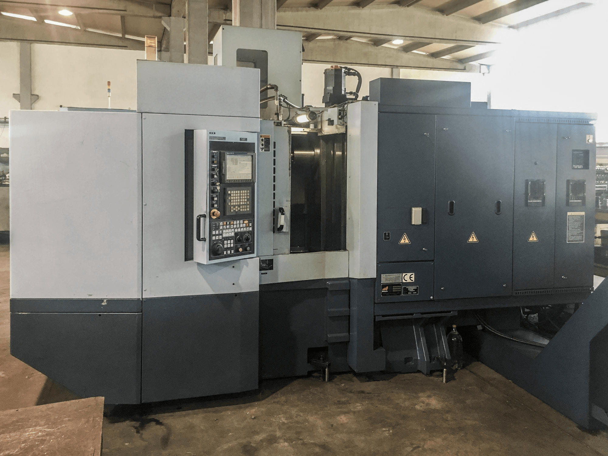 Vista Frontal da Matsuura H.PLUS-405 máquina