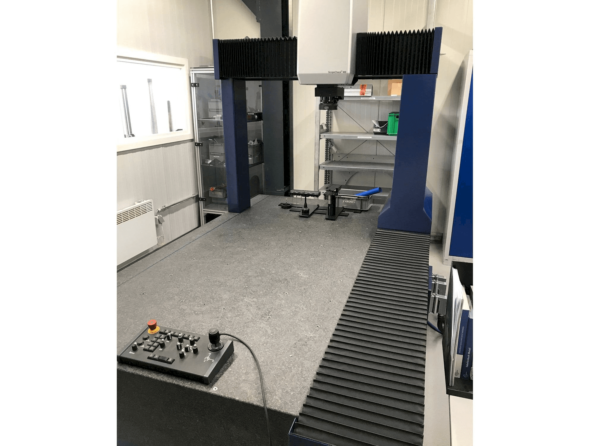 Vista Frontal da Werth ScopeCheck MB/Z 800/1500/700 3D CNC máquina