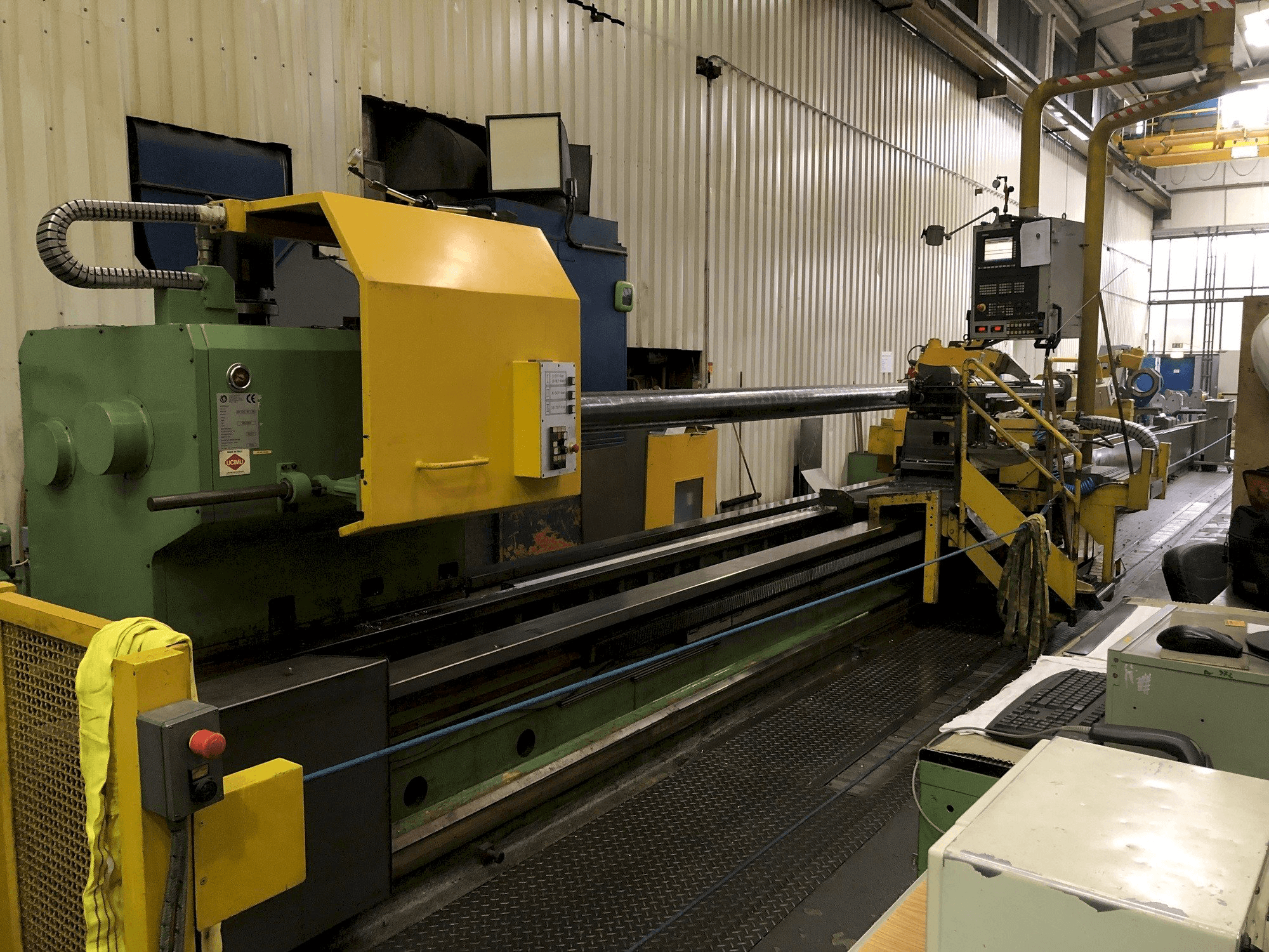 Vista Frontal da Tacchi Giacomo HD3 SERIE 105 L CNC máquina