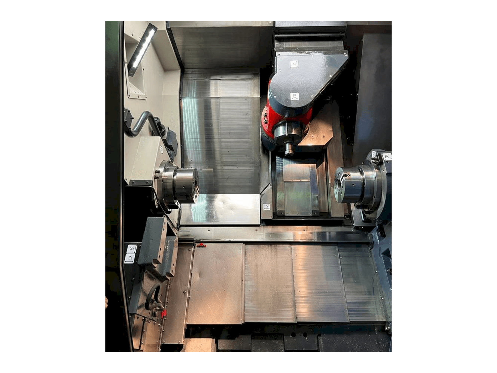 Espaço de trabalho da DOOSAN MX2000S máquina