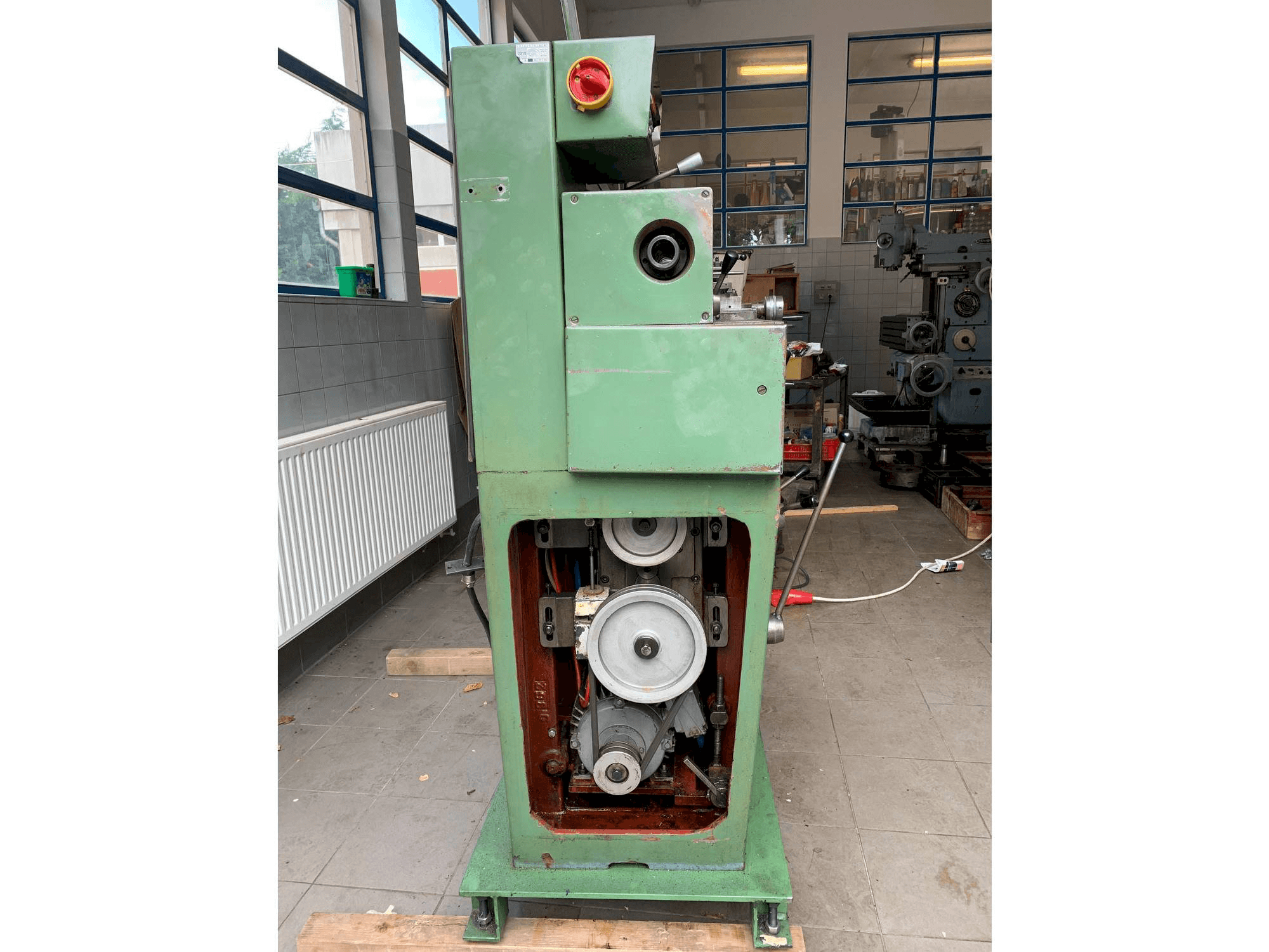 Vista Frontal da TOS Sm 16-A máquina