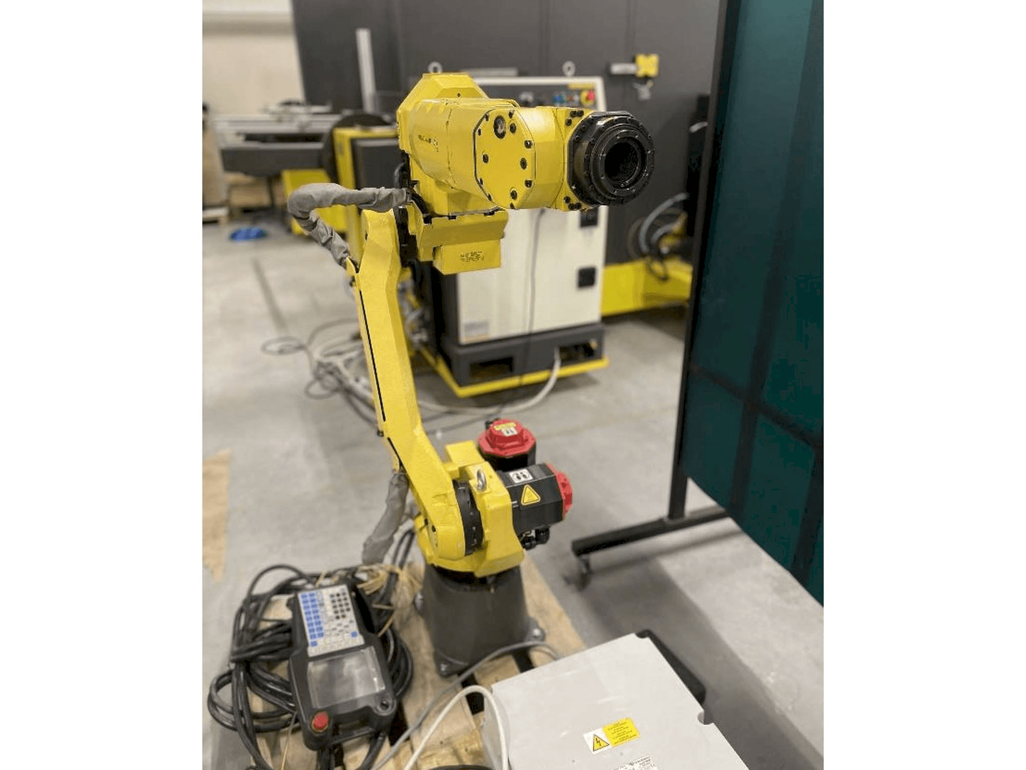 Vista Frontal da FANUC M10iA/12 máquina