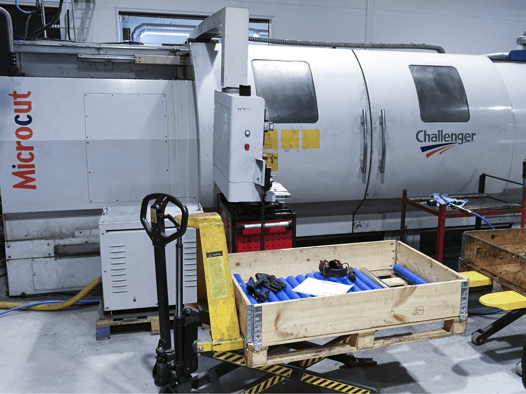 Vista Frontal da MICROCUT BNC-30160X máquina