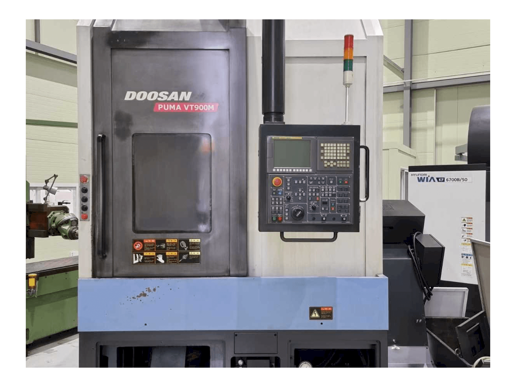 Vista Frontal da Doosan PUMA VT900M máquina