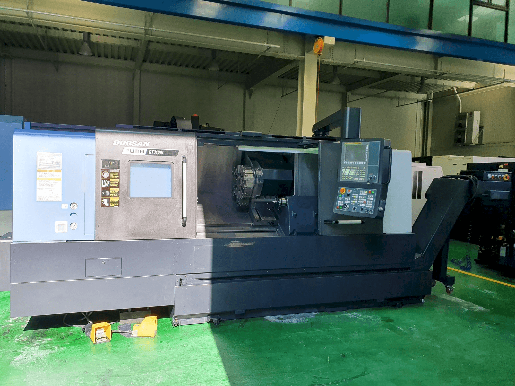 Vista Frontal da Doosan PUMA GT3100L máquina
