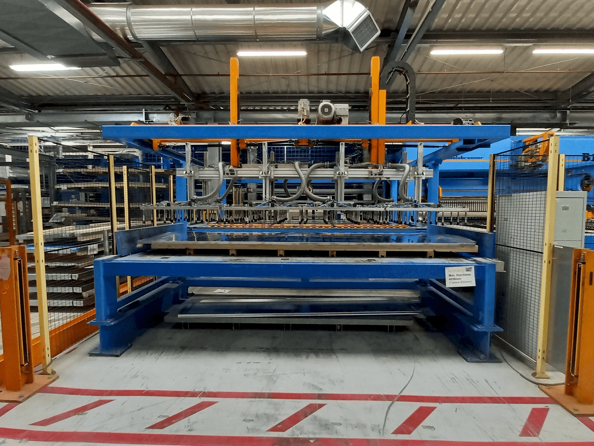 Vista Frontal da Weinbrenner B 12 máquina