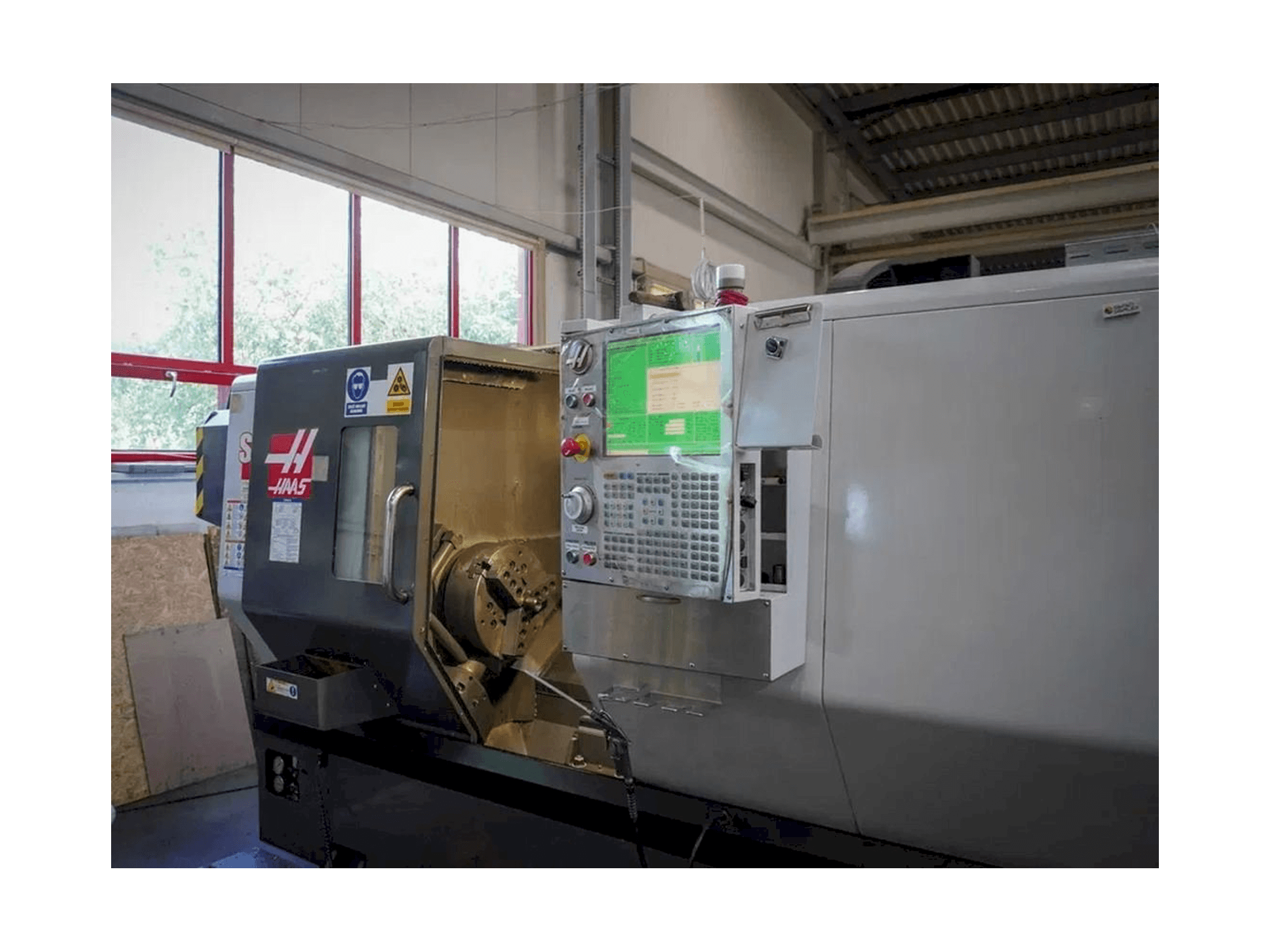Vista Frontal da HAAS ST-30 máquina