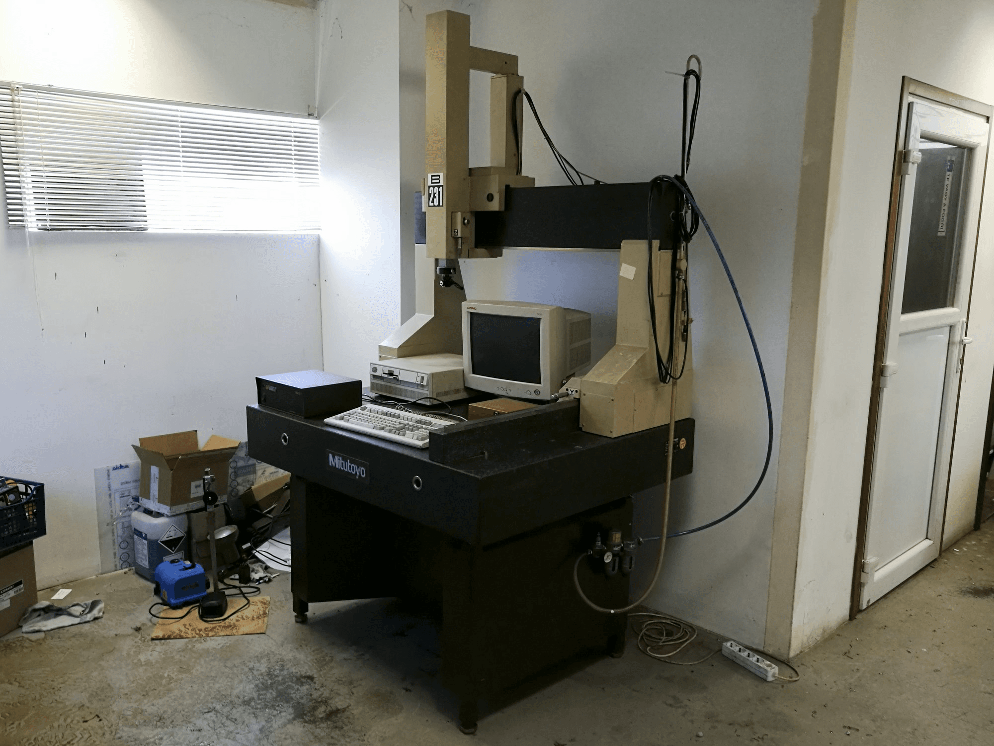 Vista Direita da Mitutoyo B-231 máquina