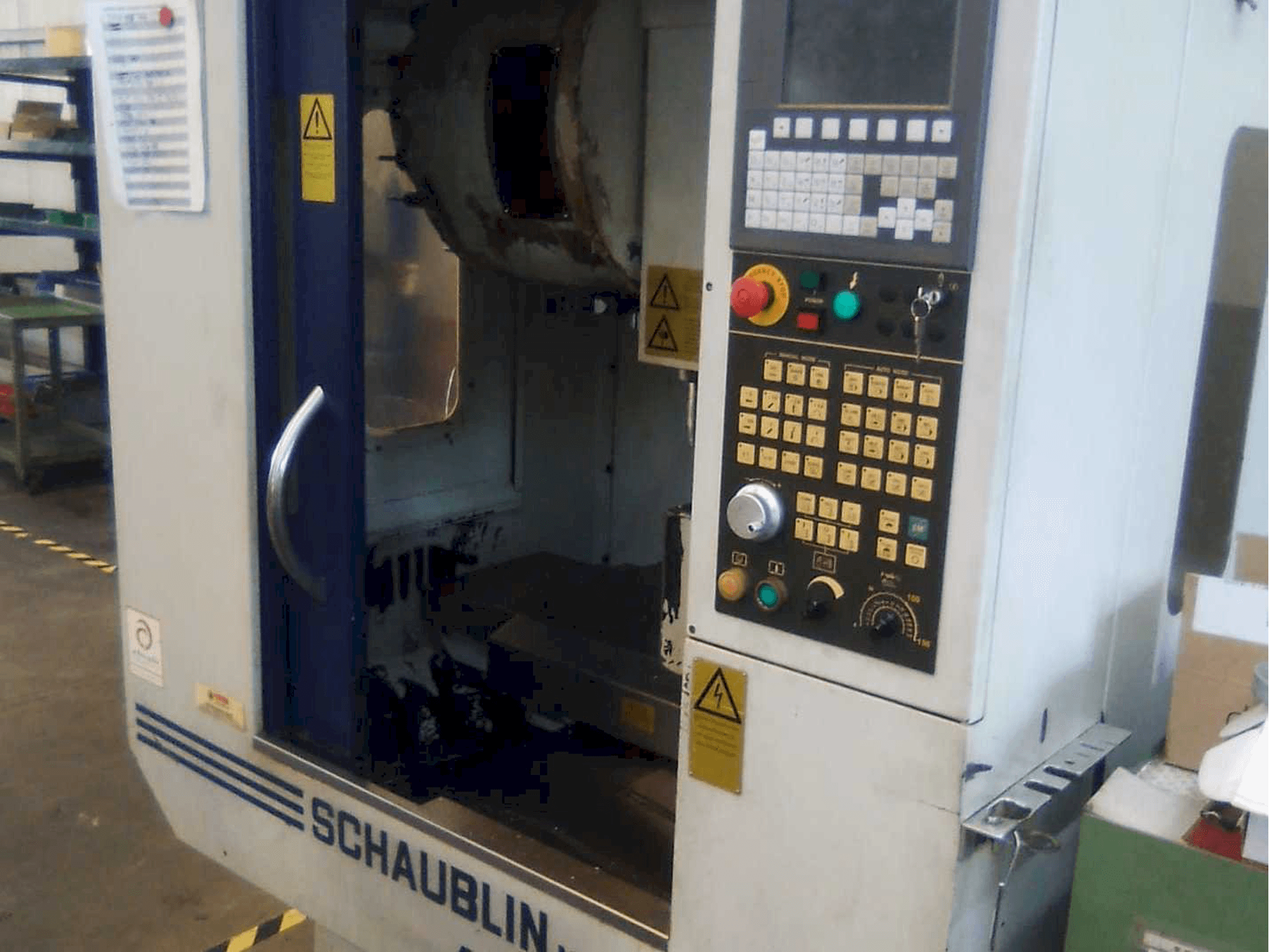 Vista Frontal da SCHAUBLIN 48V máquina