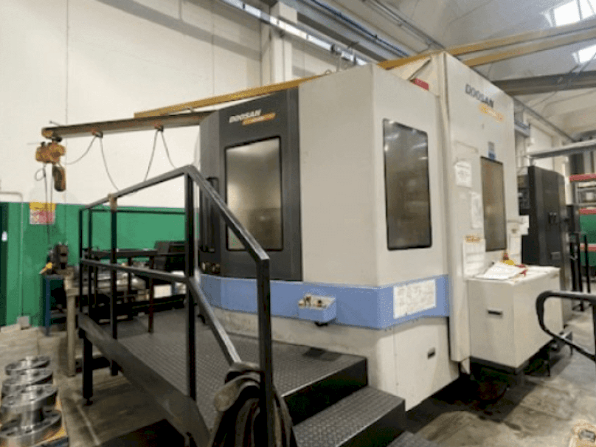 Vista Frontal da DOOSAN HM 800 (2008) máquina