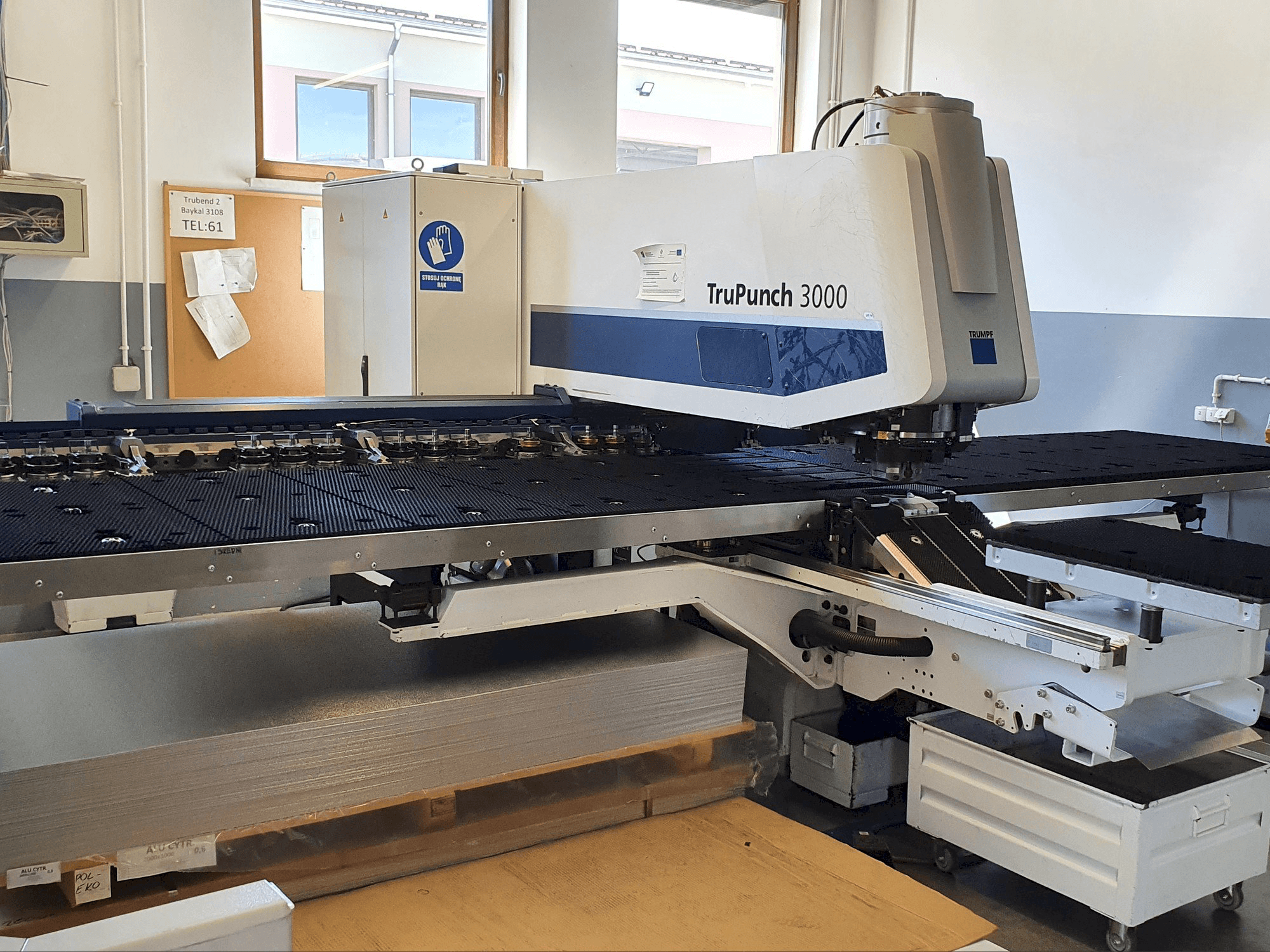 Vista Frontal da Trumpf TruPunch 3000 máquina