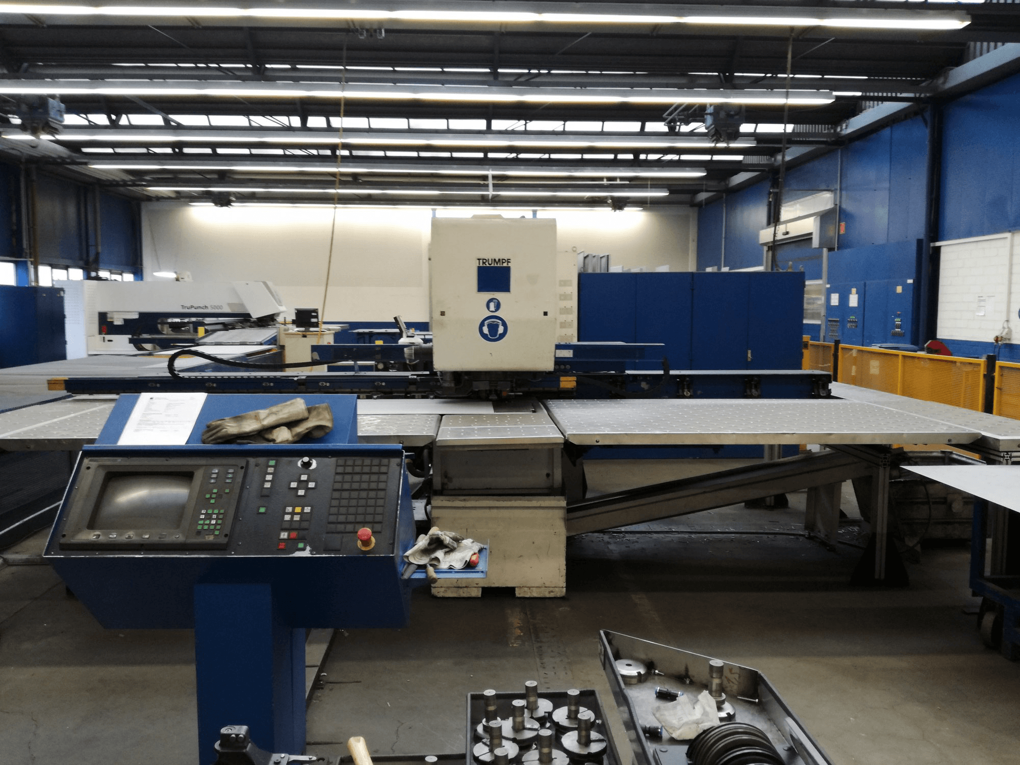 Vista Frontal da Trumpf Trumatic 260 Rotation máquina