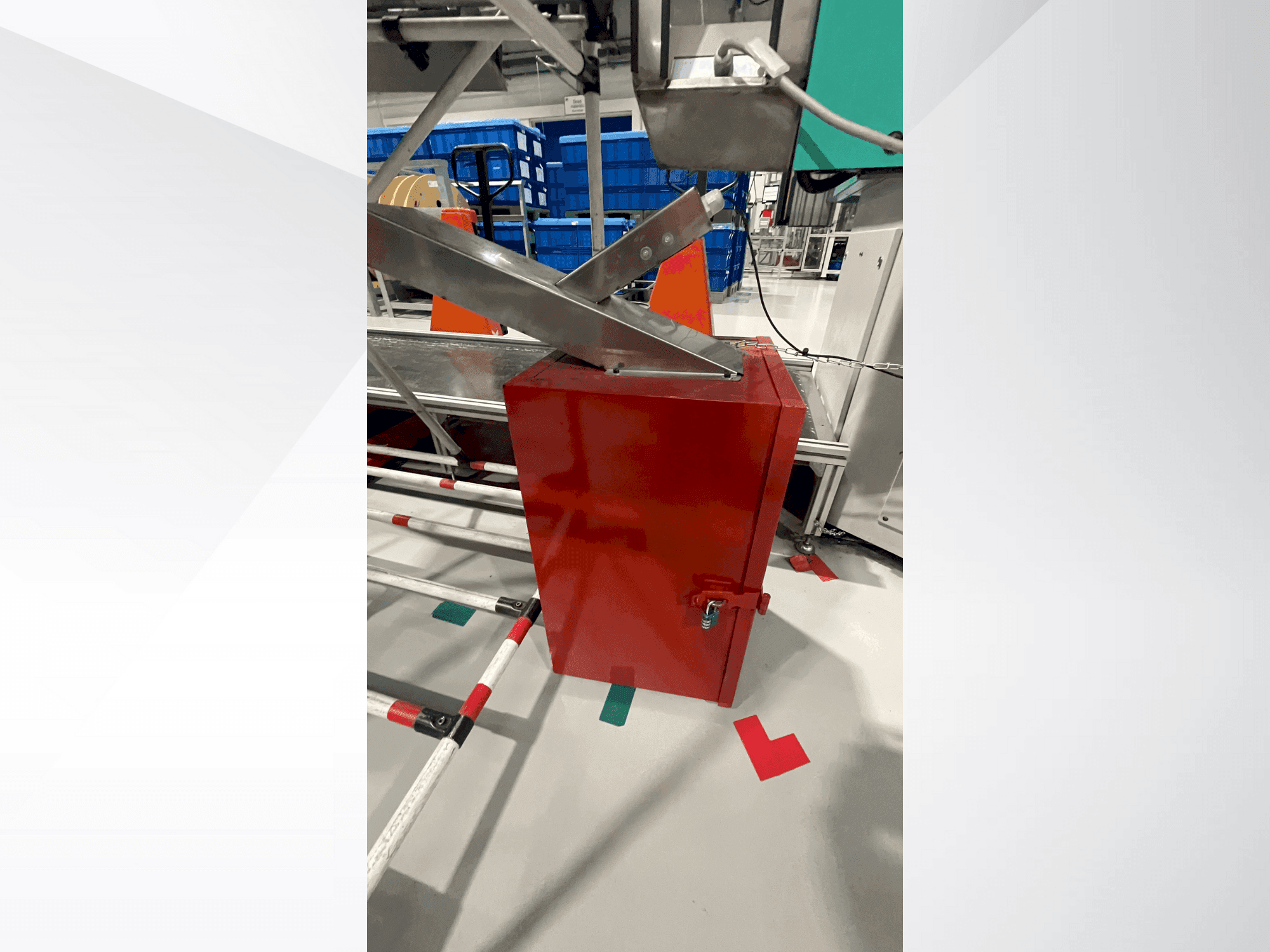 Vista Frontal da Arburg Allrounder 1500 T 2000-400 máquina