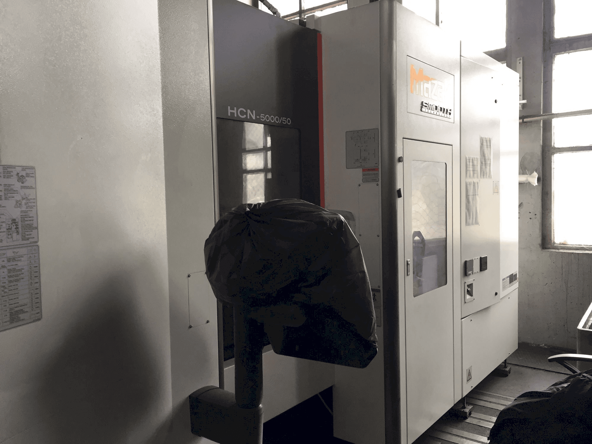 Vista Frontal da Mazak HCN-5000/50 máquina