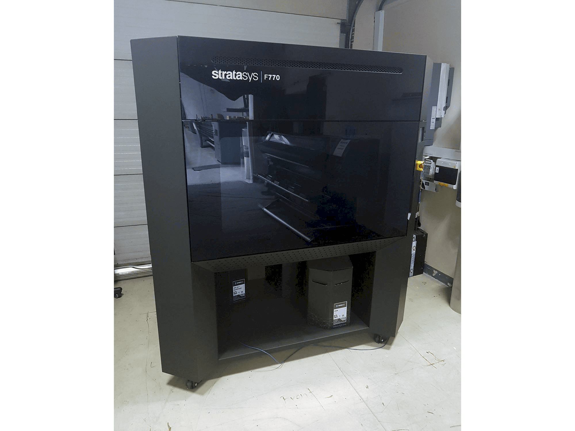 Vista Frontal da Stratasys F770 máquina