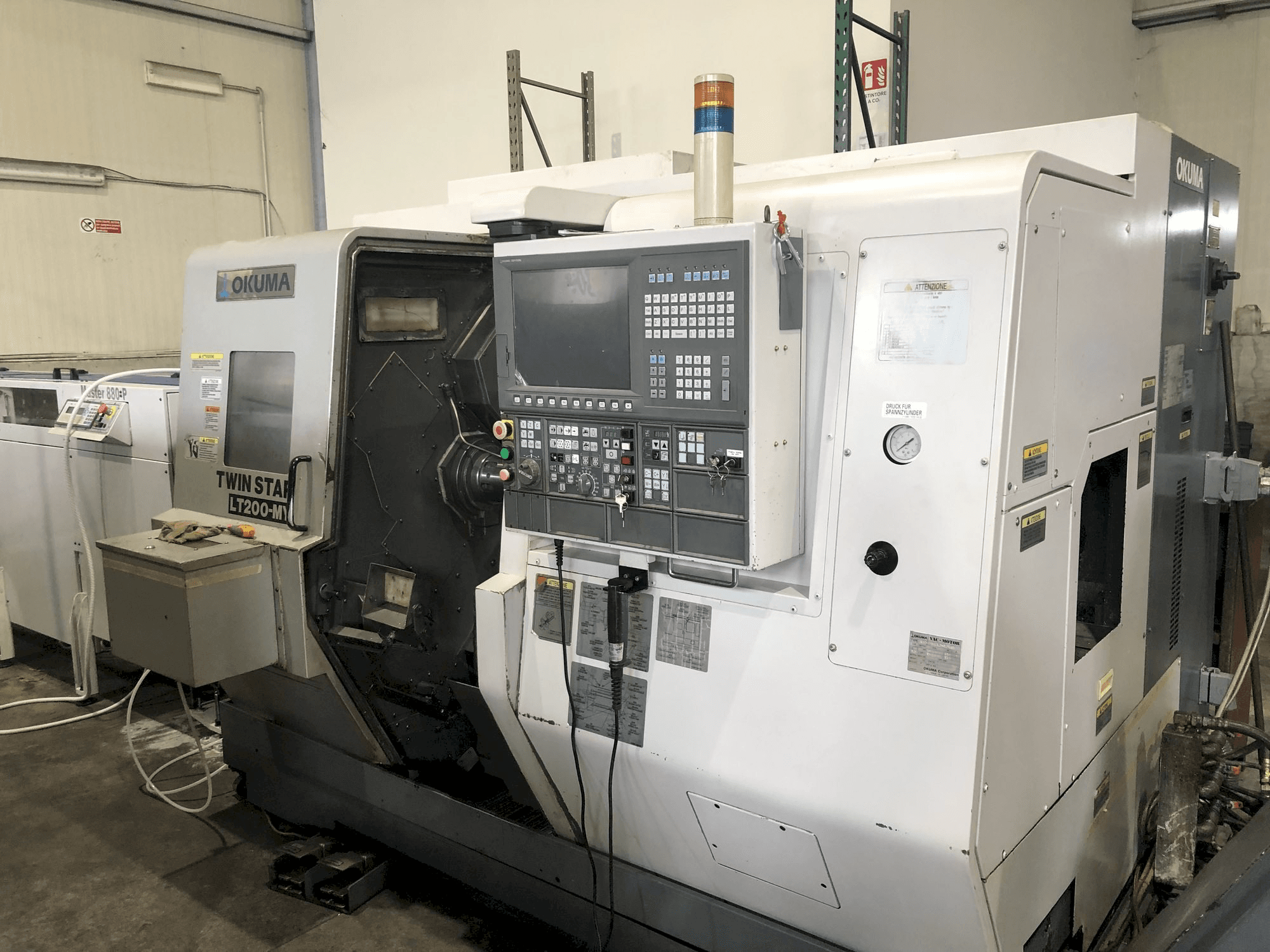 Vista Frontal da Okuma LT200-MY máquina