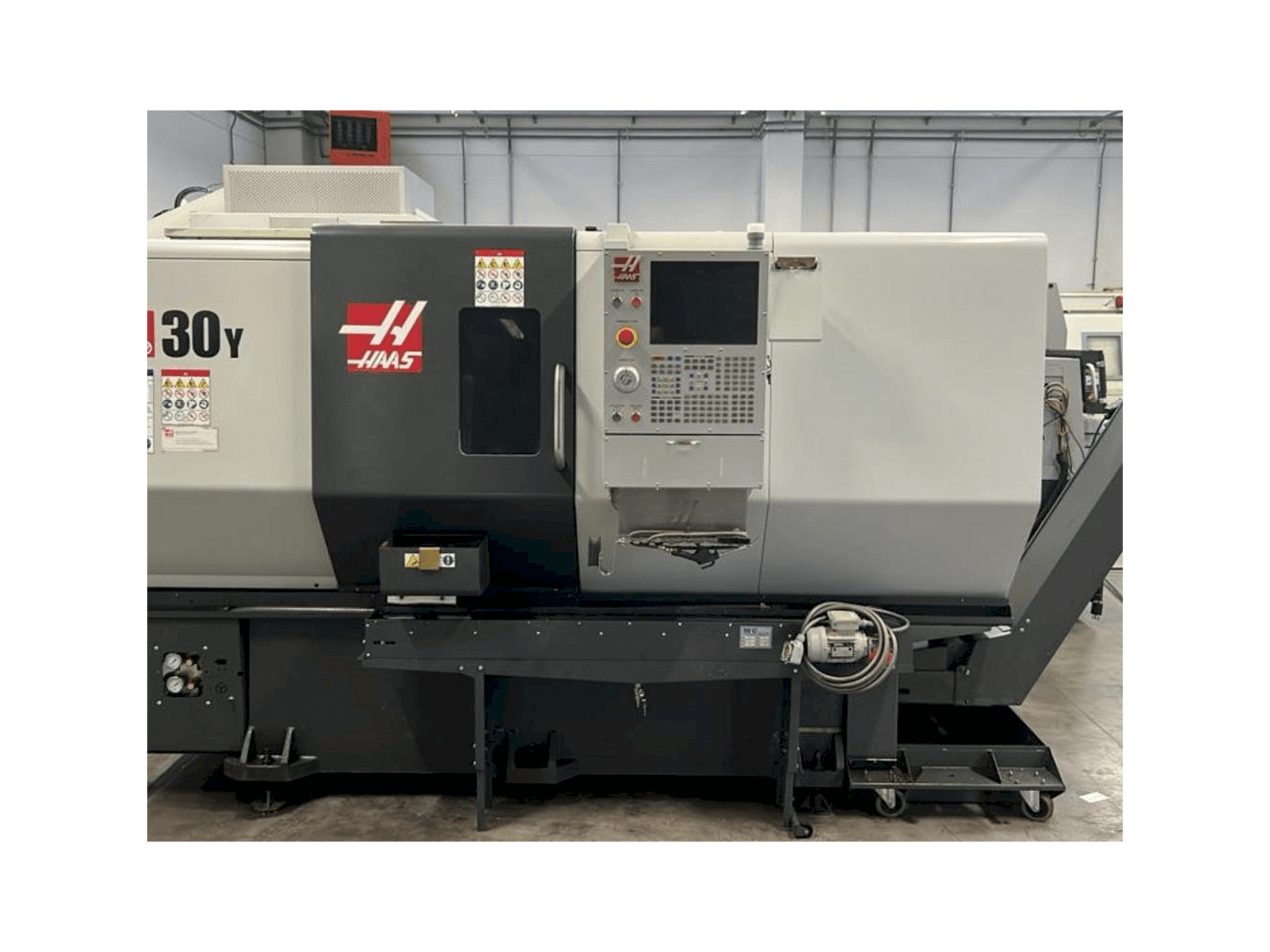 Vista Frontal da HAAS DS30Y máquina