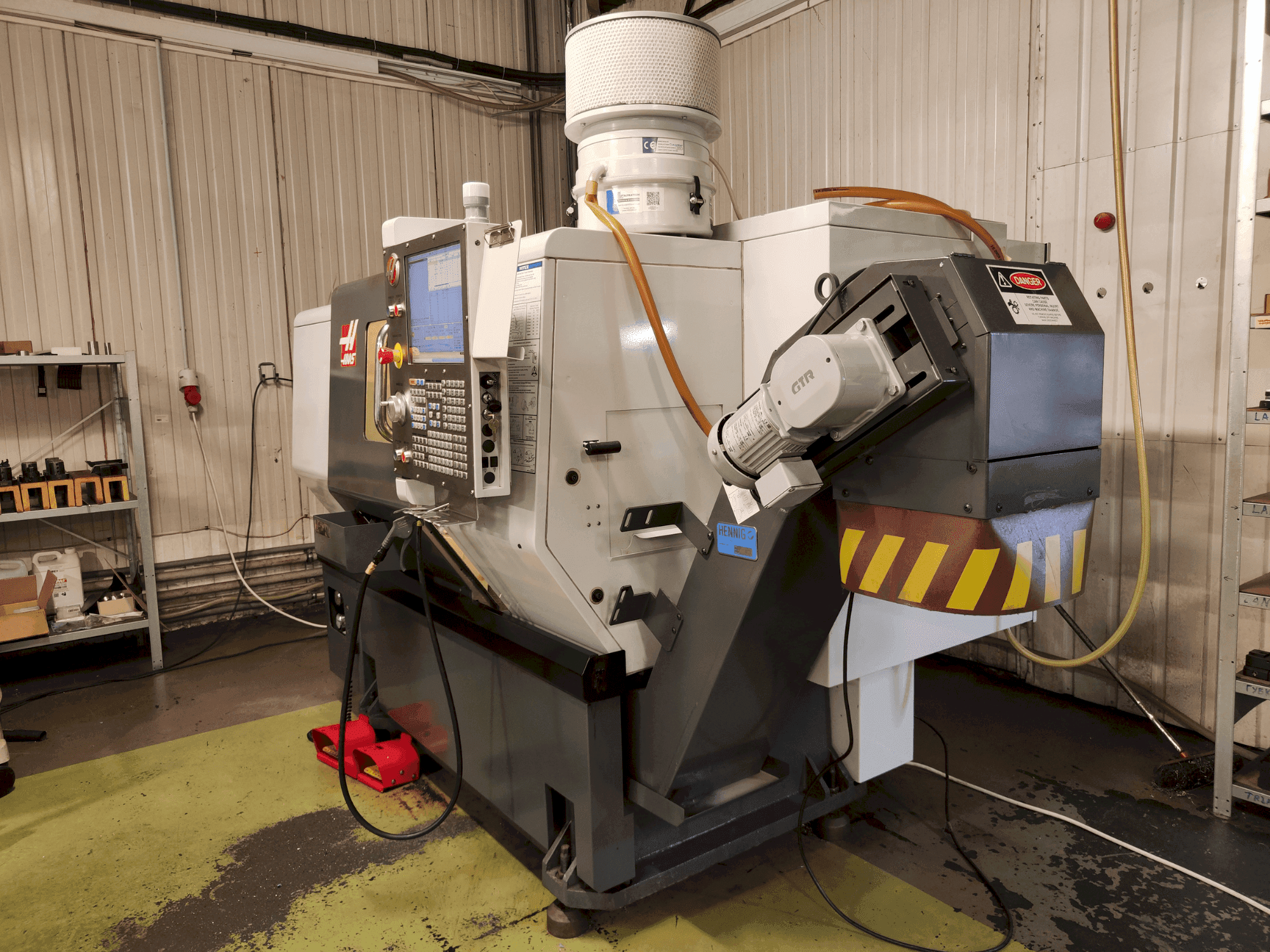 Vista Frontal da HAAS ST-10 máquina