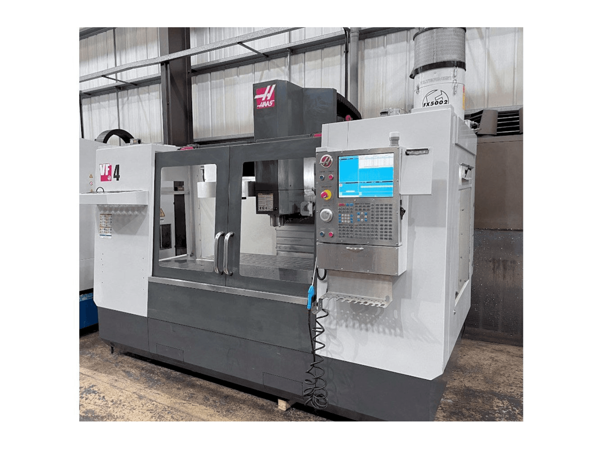 Vista Frontal da HAAS VF-4 máquina