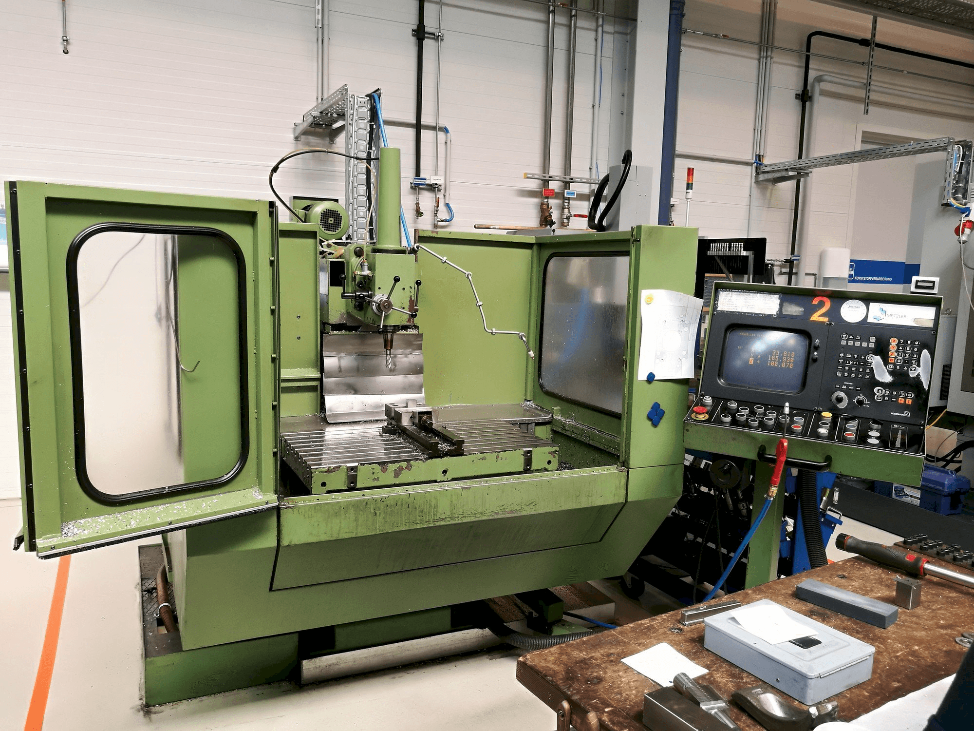 Vista Frontal da MIKRON WF 31 máquina