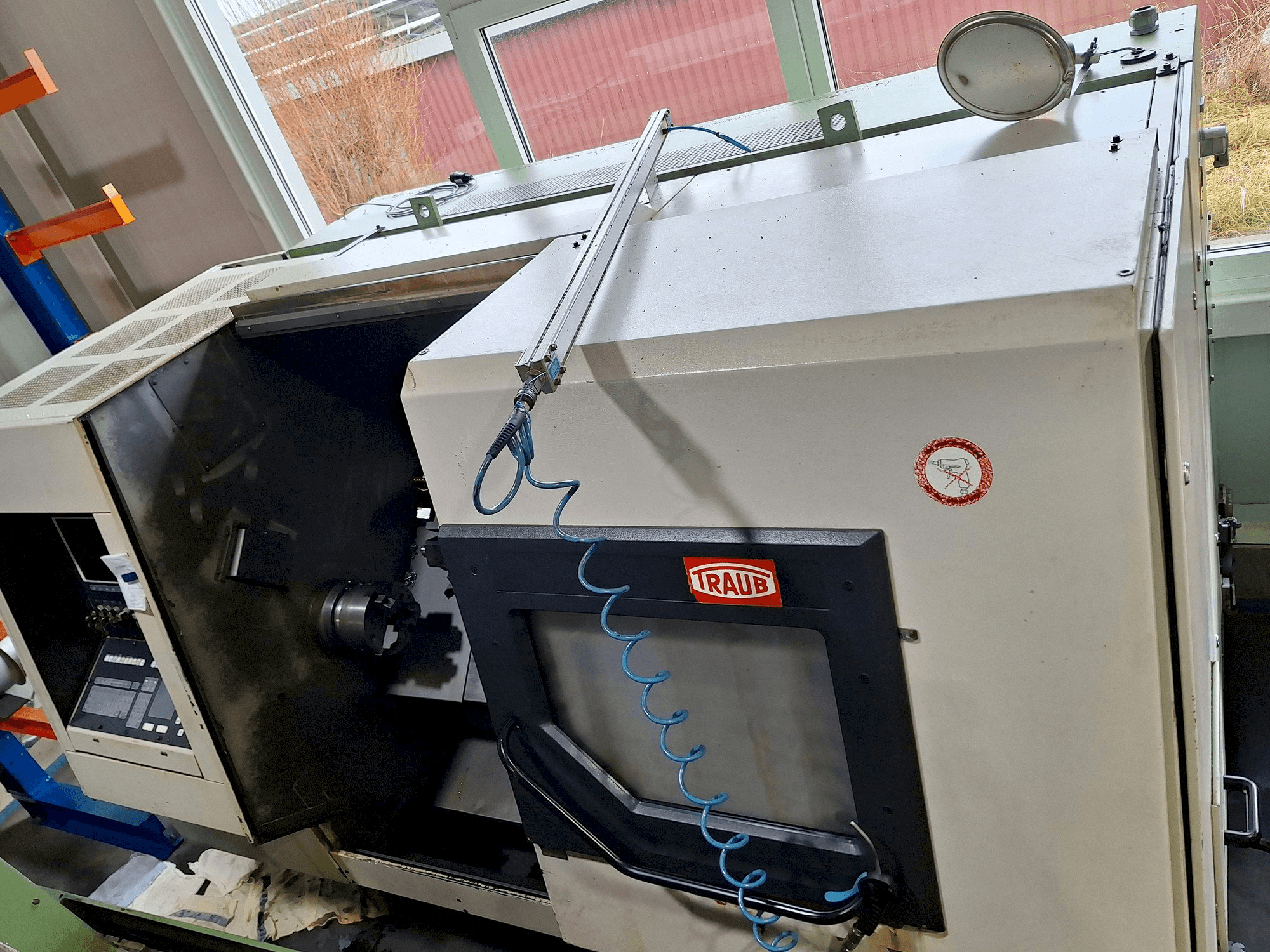 Vista Frontal da TRAUB TND 400 máquina