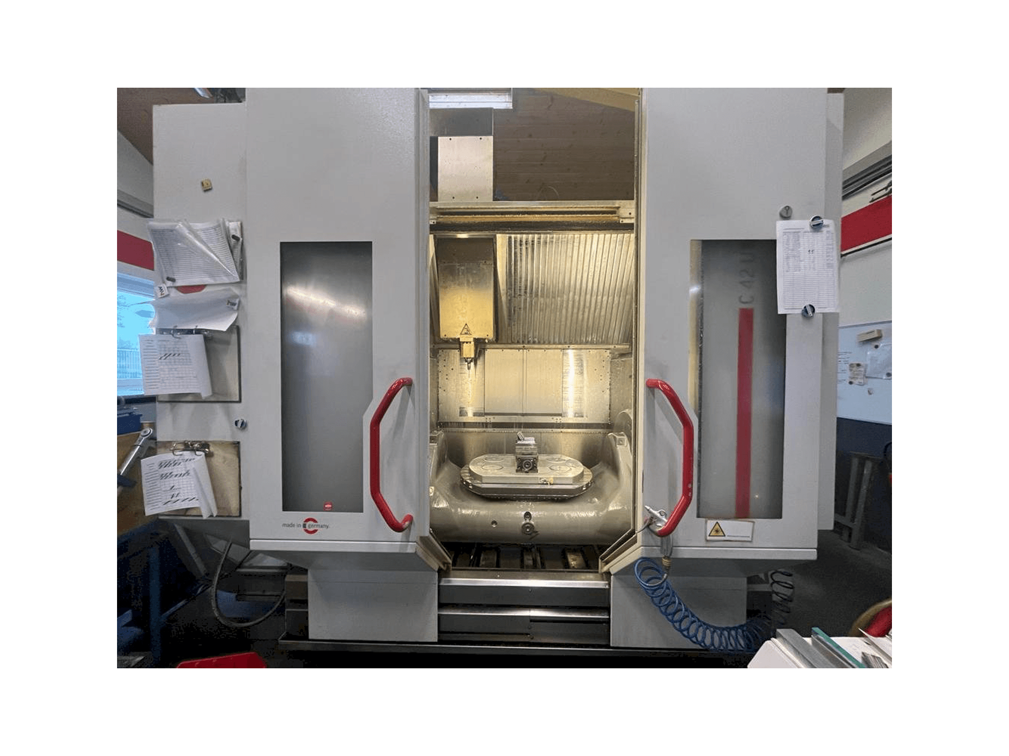 Vista Frontal da HERMLE C42 U máquina