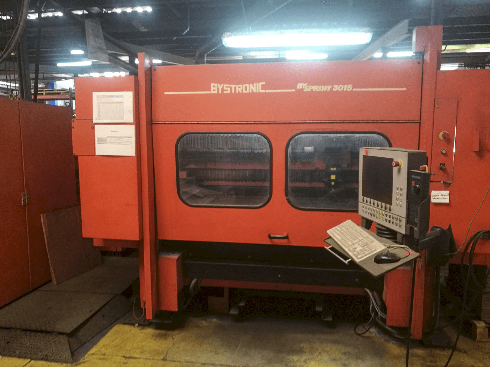 Vista Frontal da Bystronic BySprint 3015 máquina