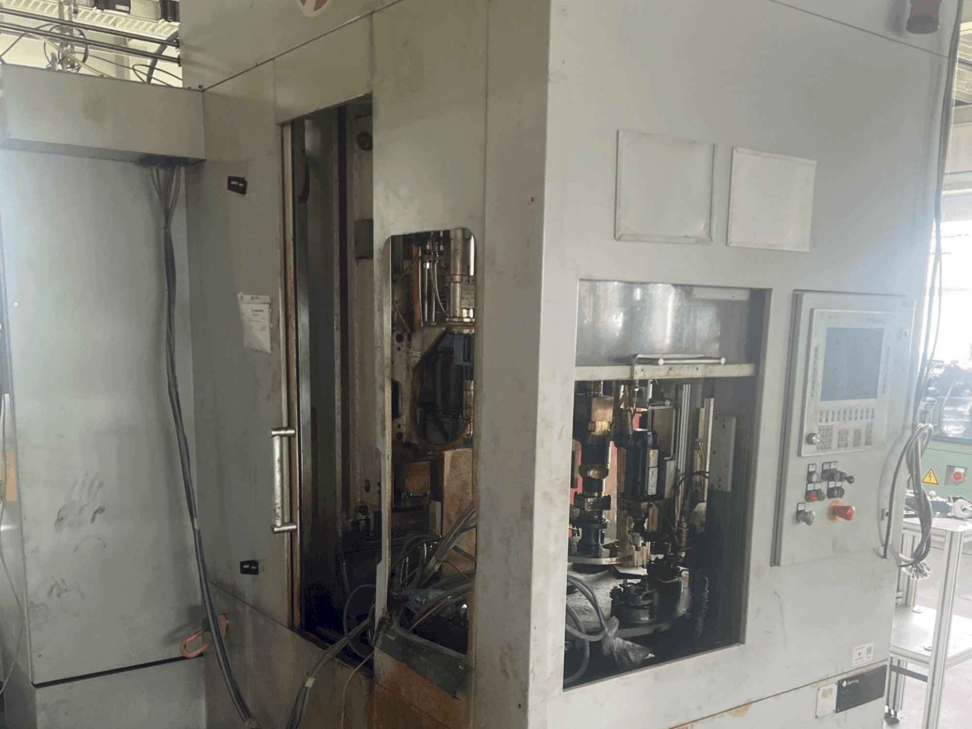 Vista Direita da GEHRING L2-630 (2013) máquina