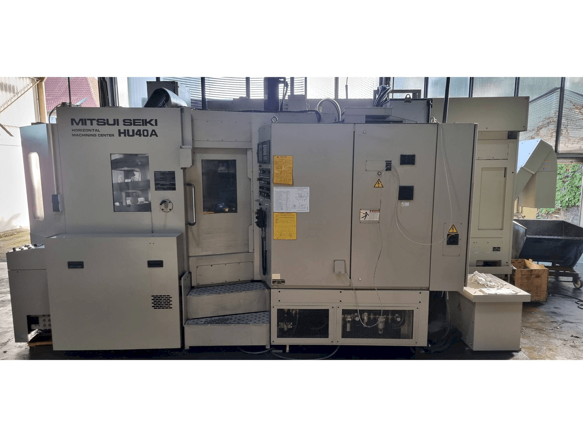 Vista Frontal da Mitsui Seiki HU40A máquina