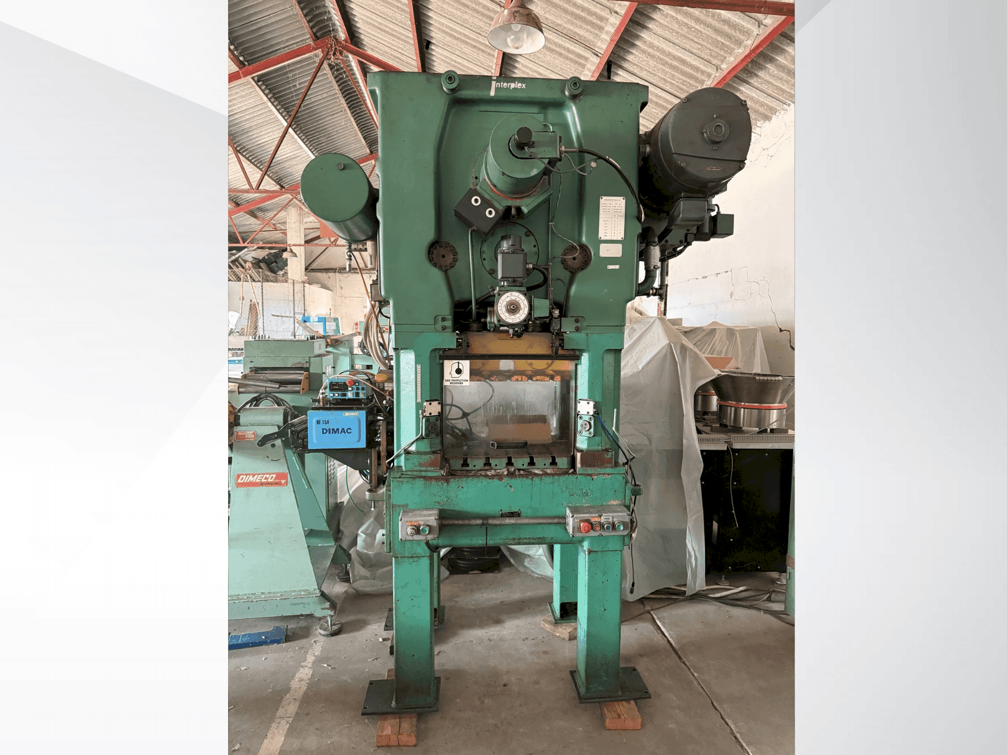 Vista Frontal da BRUDERER BSTA 25 máquina