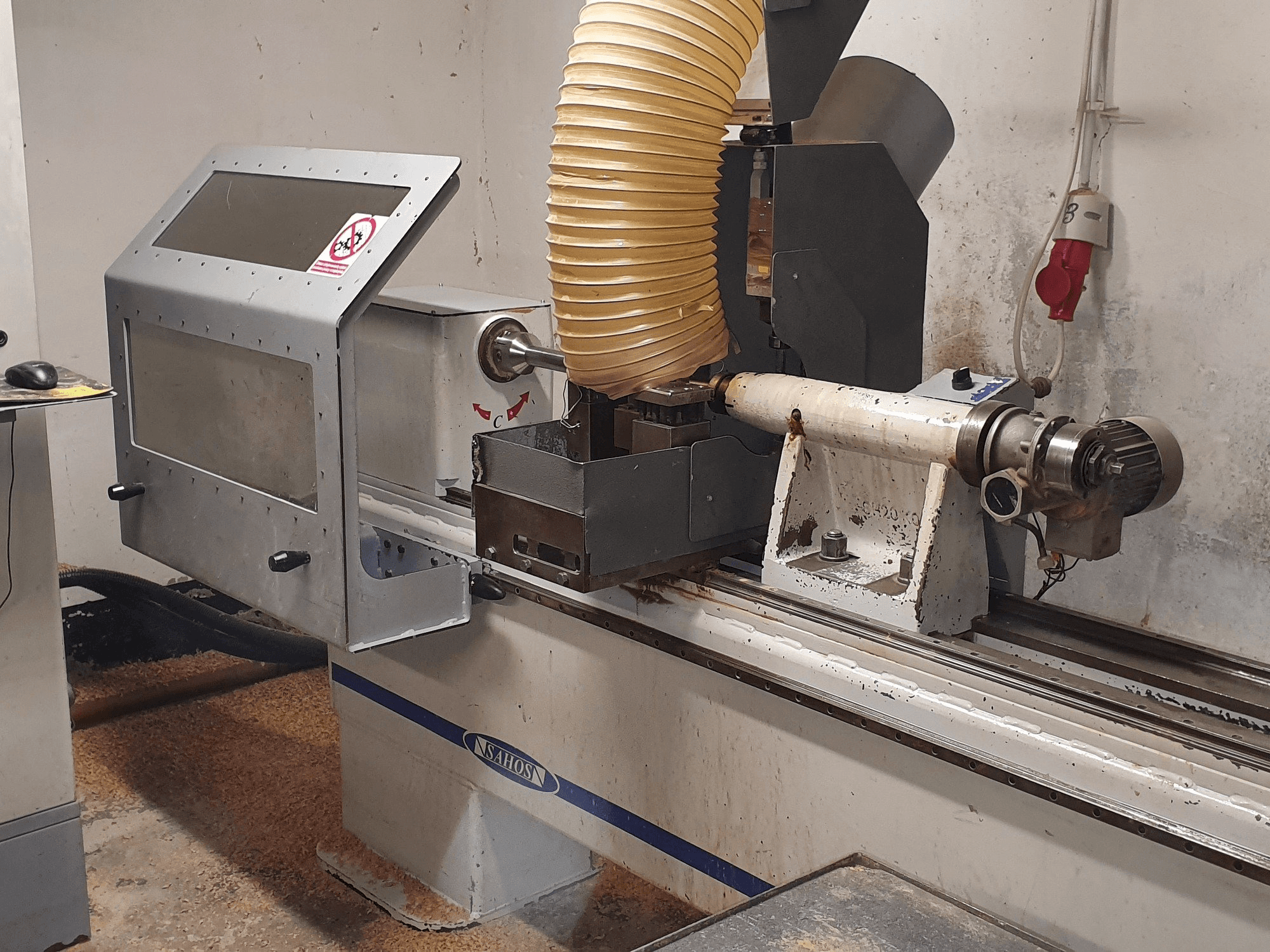 Vista Frontal da Sahos GALAXY SH1800 CNC máquina