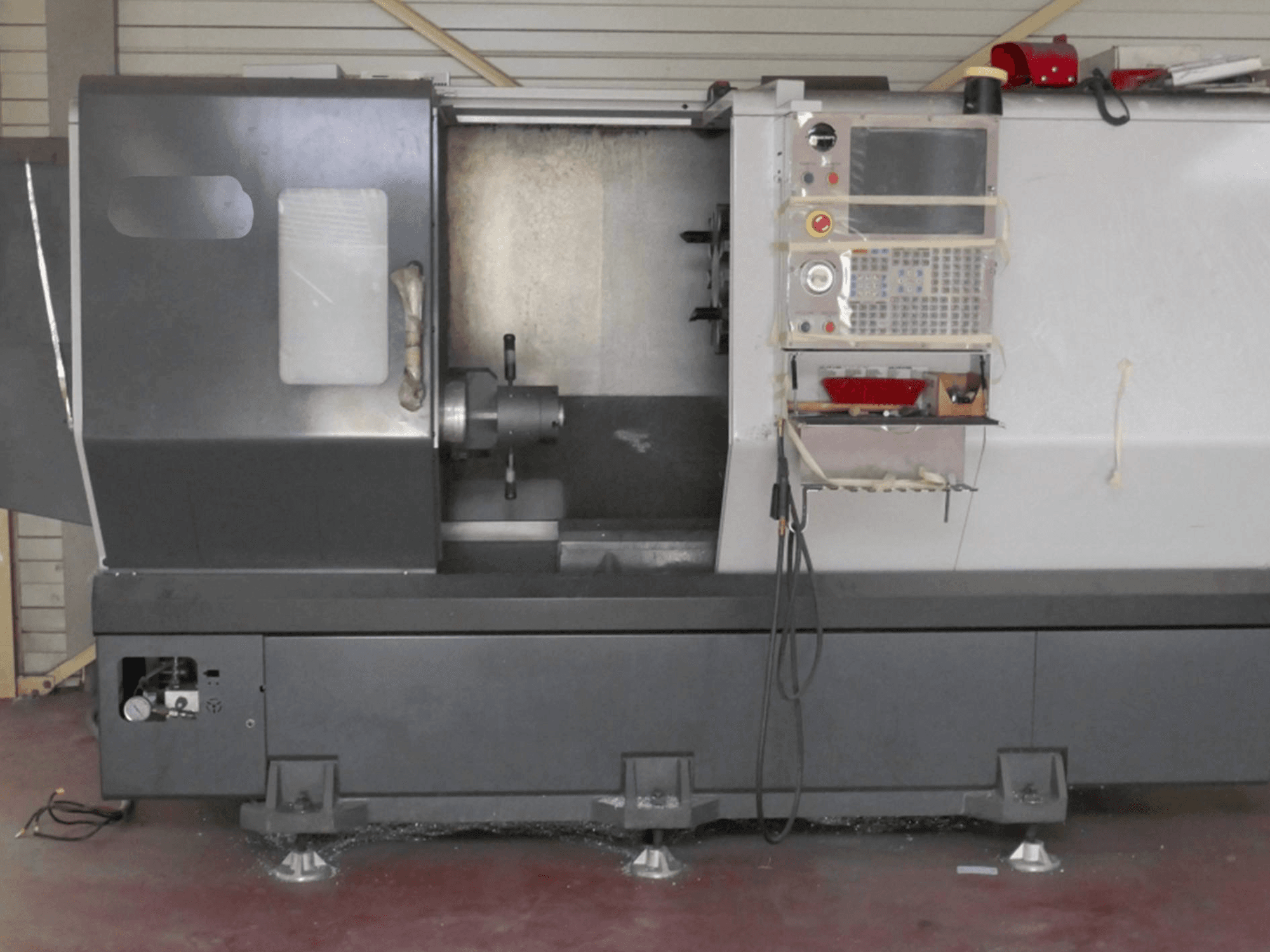 Vista Frontal da HAAS ST-30 máquina