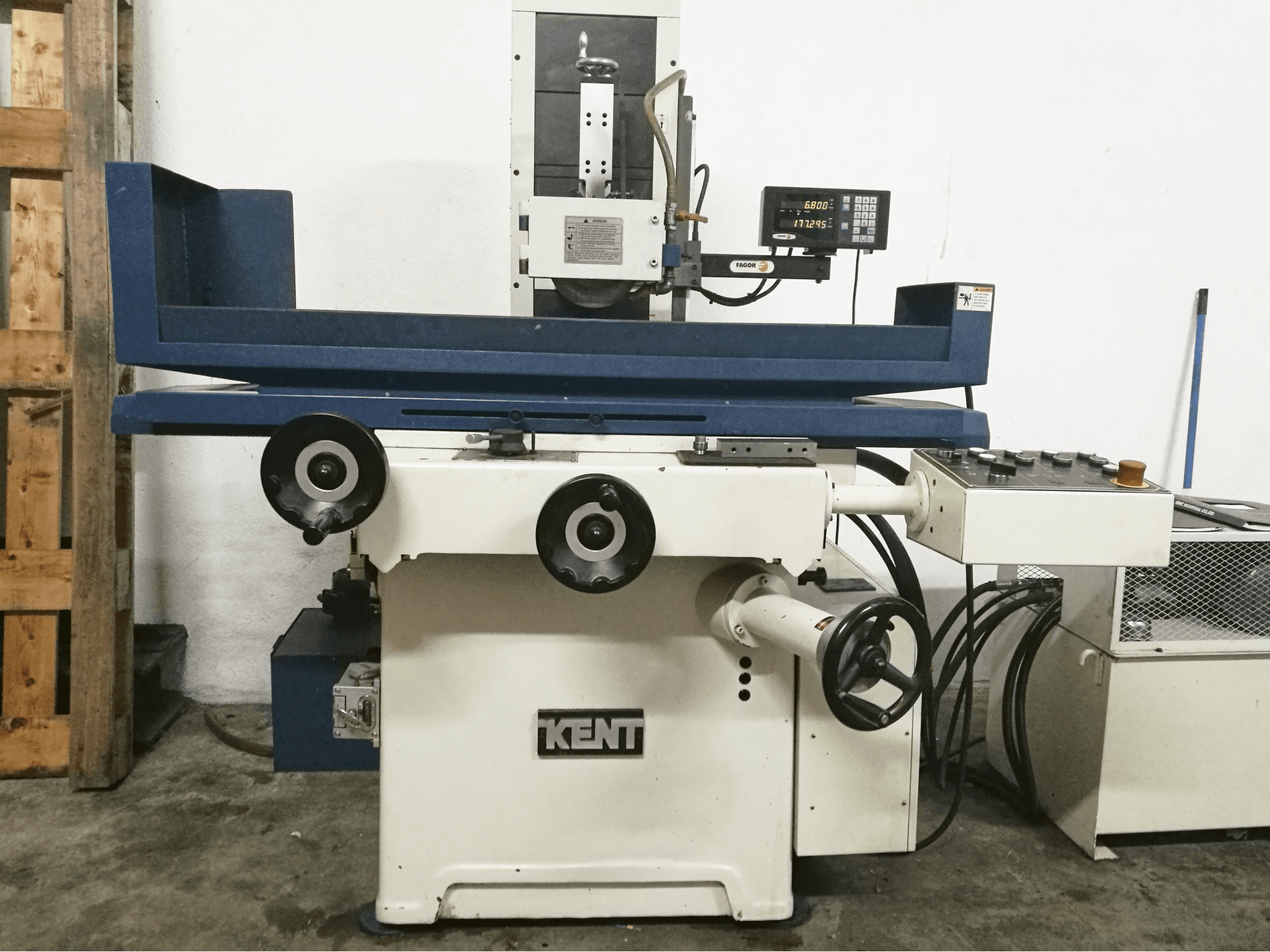Vista Frontal da Kent KGS-250 AH máquina