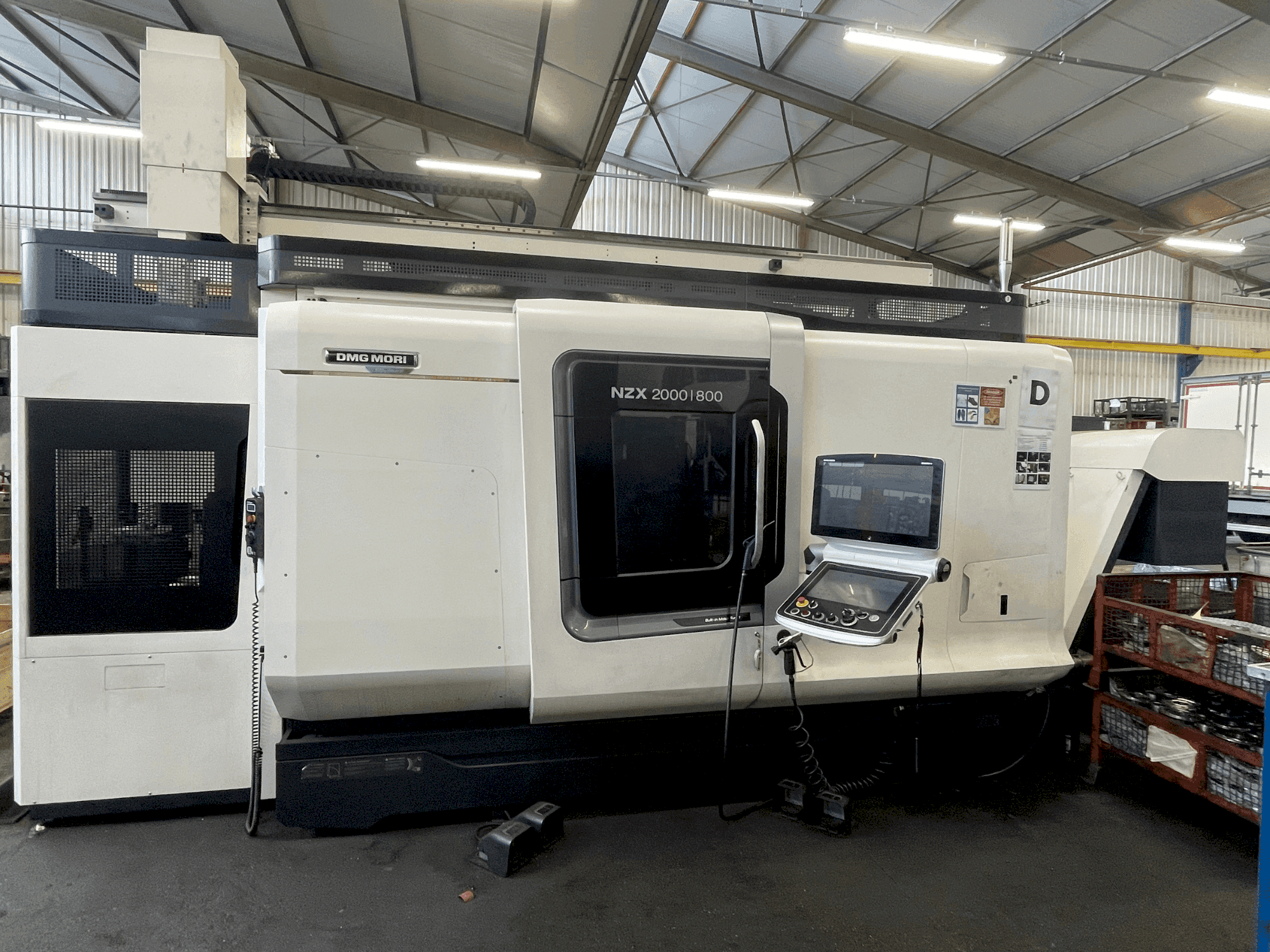 Vista Frontal da DMG MORI NZX 2000/800 máquina