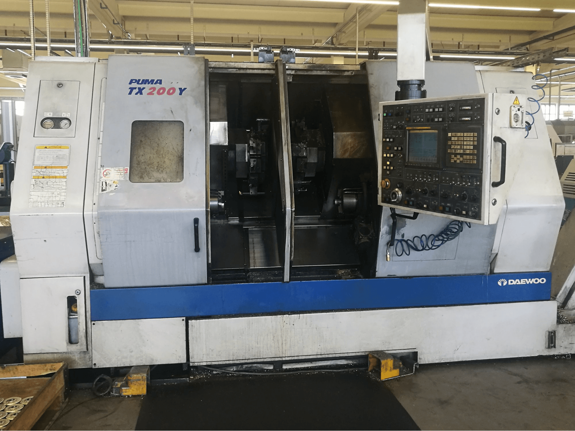 Vista Frontal da DAEWOO PUMA TX200Y máquina