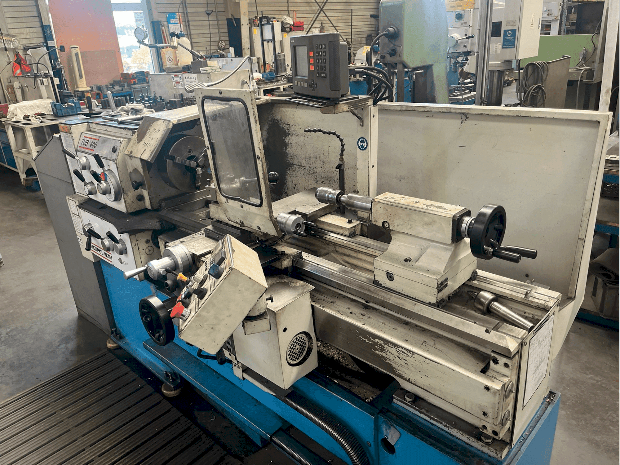 Vista Frontal da MEXPOL WZM TUB 400 máquina