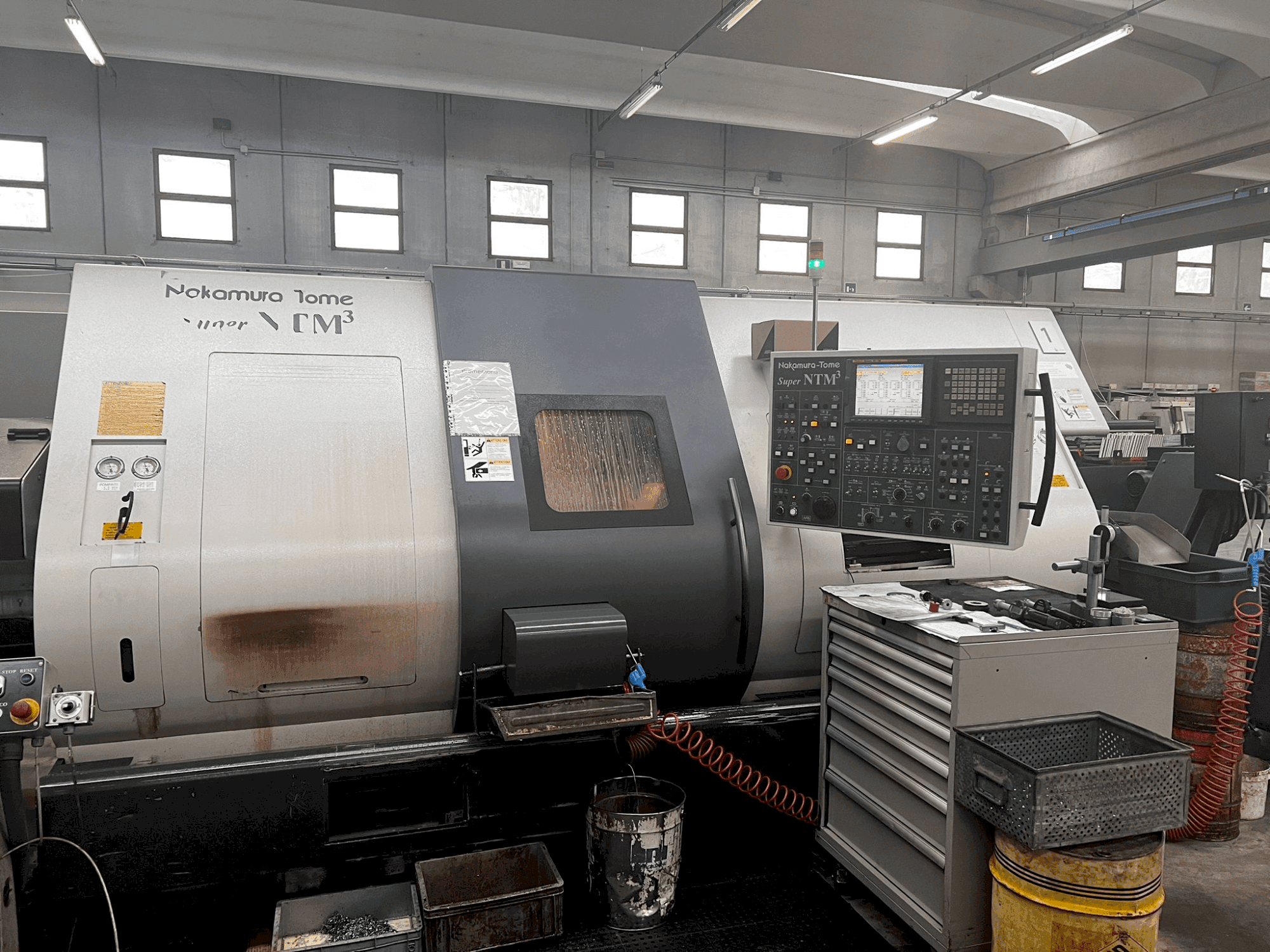 Vista Frontal da NAKAMURA NTM3 máquina