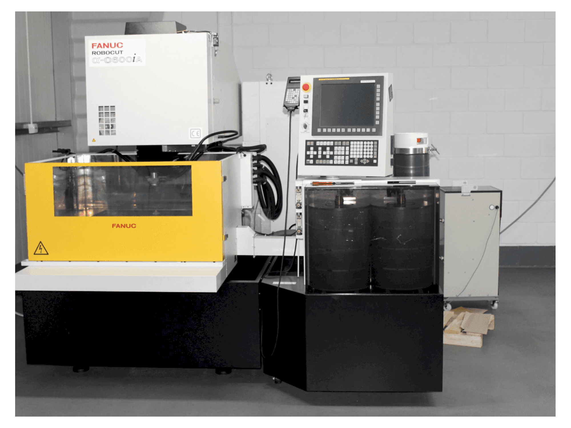 Vista Frontal da FANUC RoboCut Alfa C600iA máquina