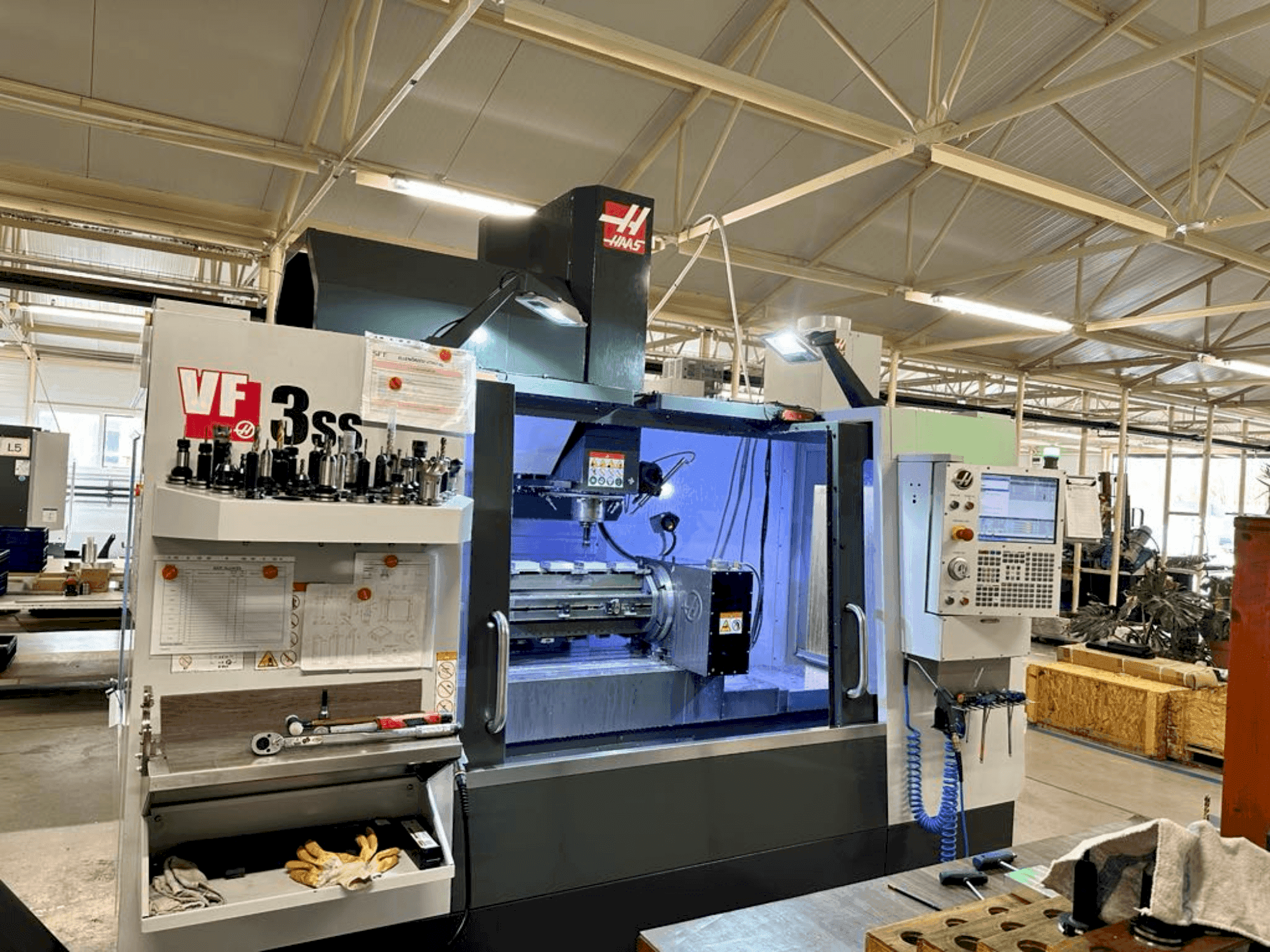 Vista Frontal da HAAS VF-3SS máquina