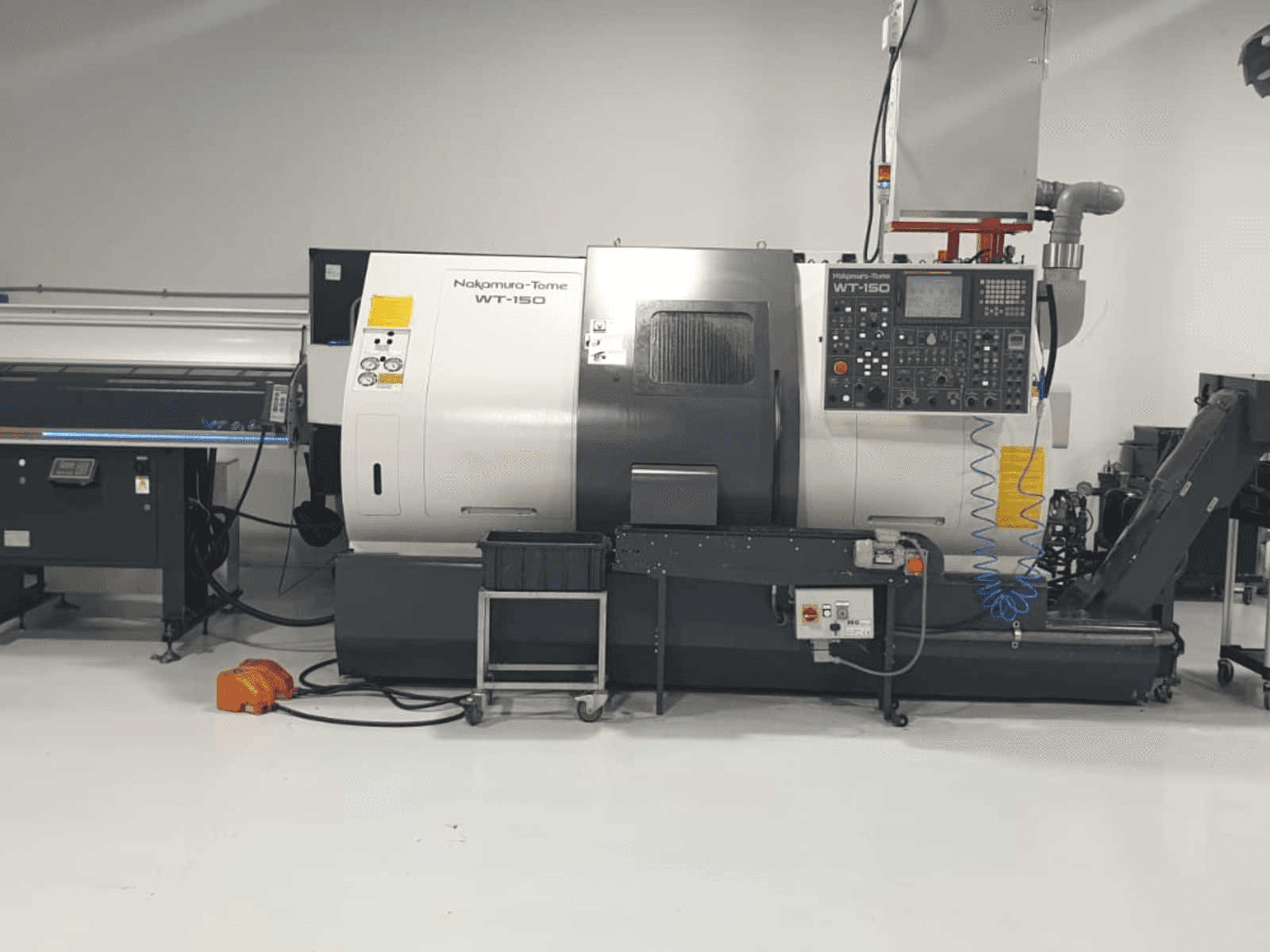 Vista Frontal da NAKAMURA-TOME WT-150 máquina