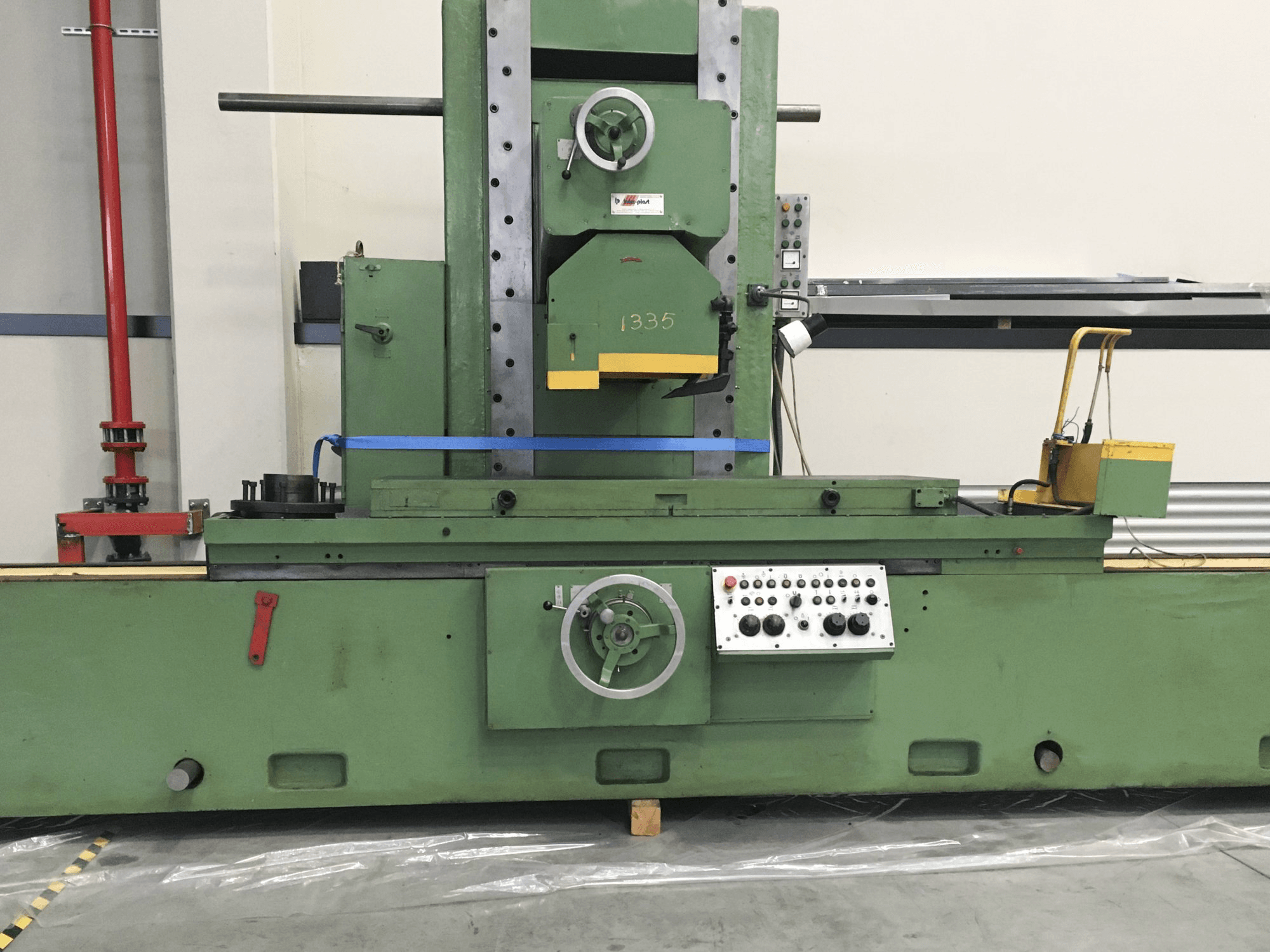 Vista Frontal da Inter-plast 3 D 725 máquina